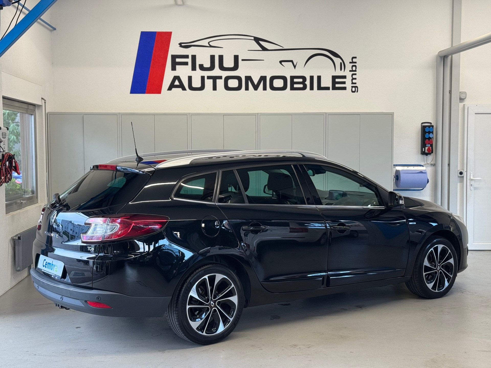 RENAULT Mégane Grandtour 1.2 16V Turbo Bose EDC-image-4