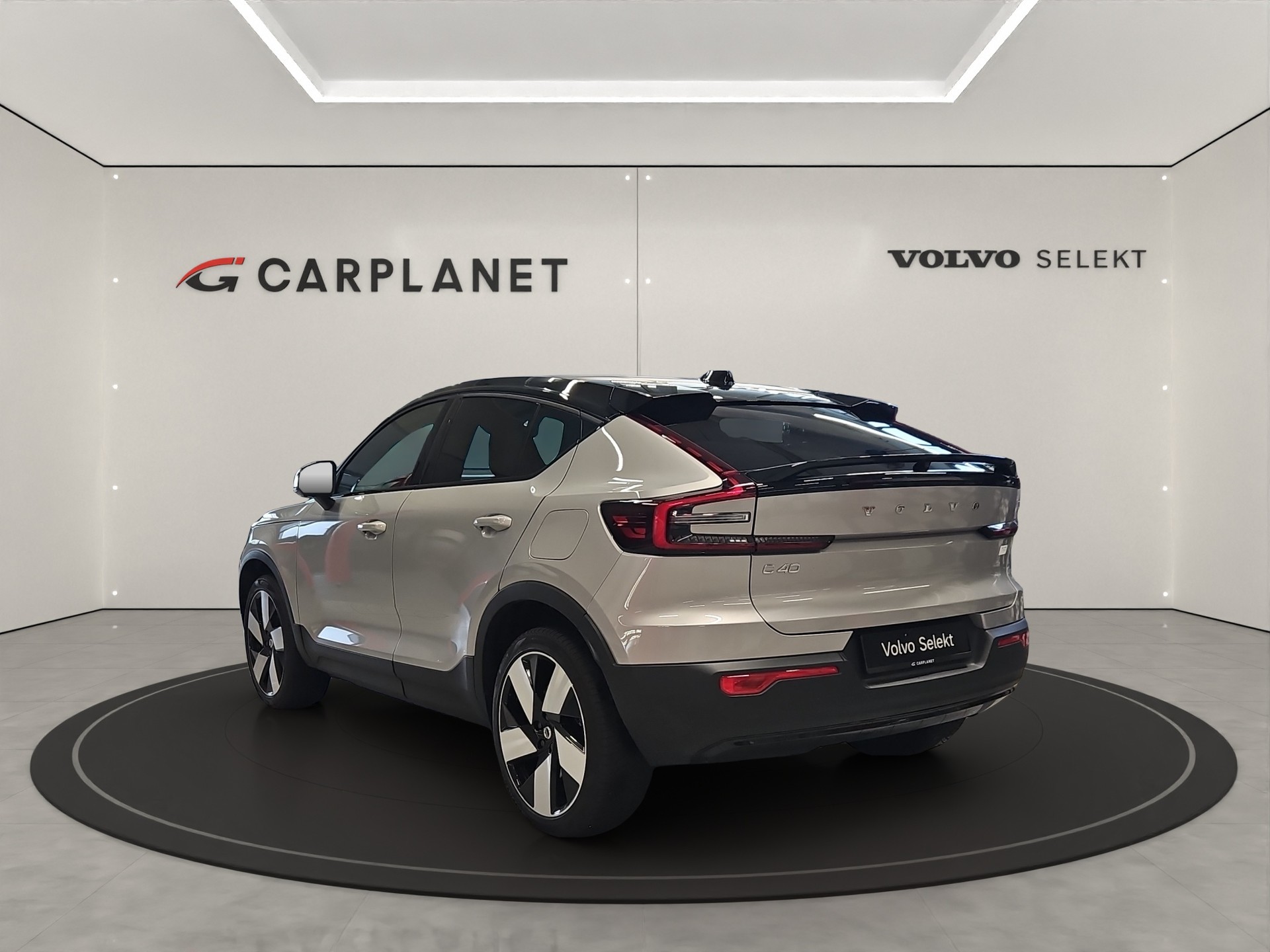 VOLVO C40 P8 Twin Recharge AWD-image-2