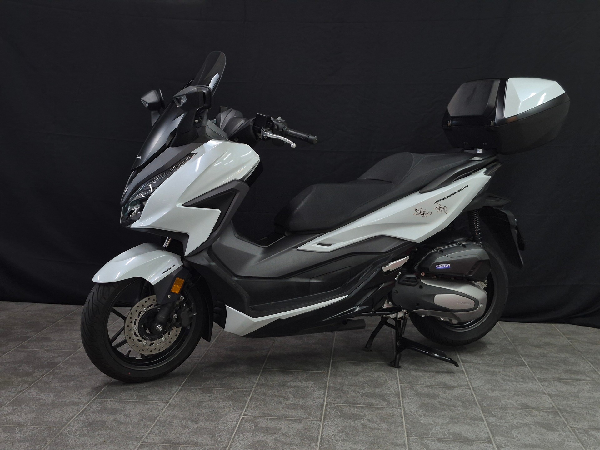 HONDA Nss 125 Forza ABS-showroom-element-1