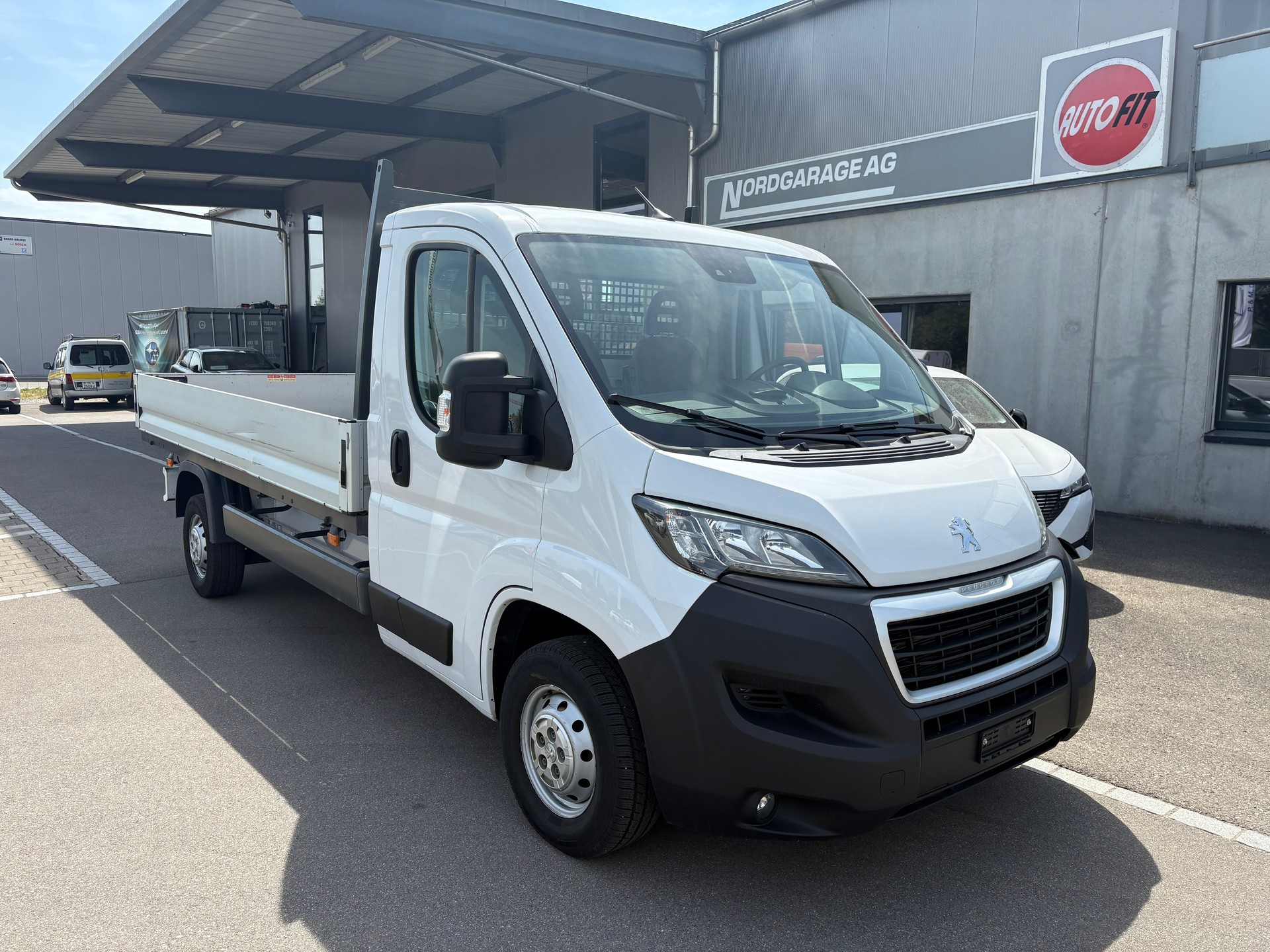 PEUGEOT Boxer Pick-up 335 L3 2.2 BlueHDi 165 Pro-image-0