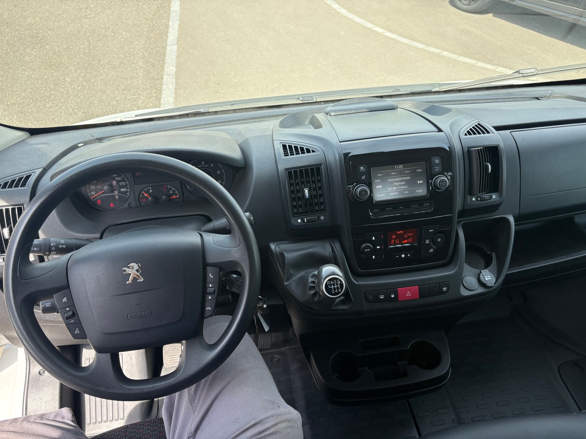 PEUGEOT Boxer Pick-up 335 L3 2.2 BlueHDi 165 Pro-image-9