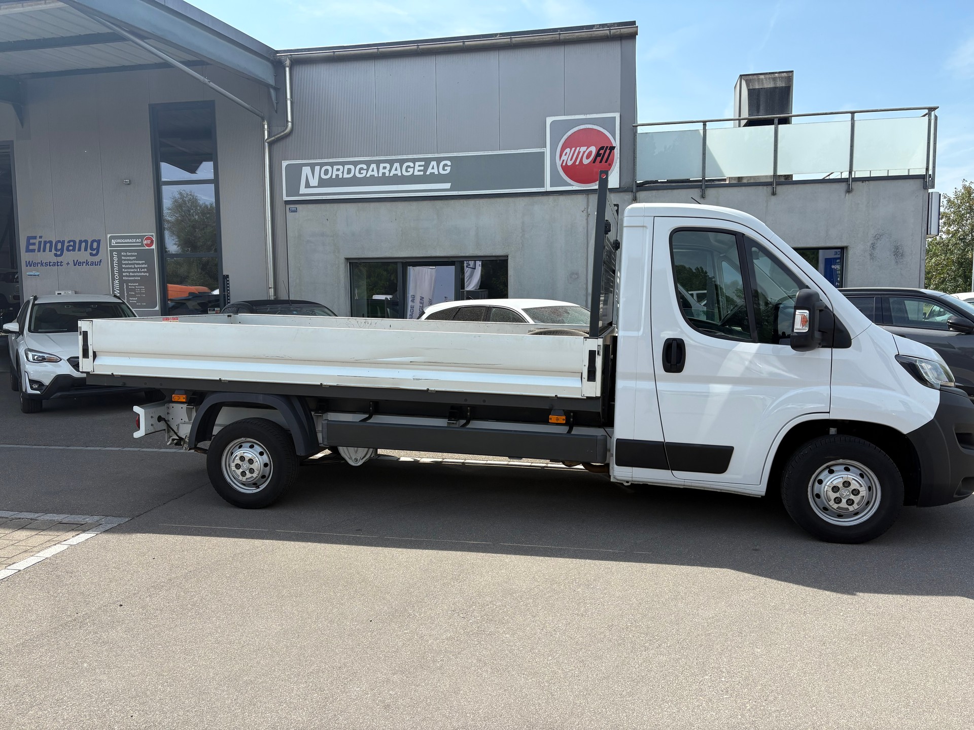 PEUGEOT Boxer Pick-up 335 L3 2.2 BlueHDi 165 Pro-image-1