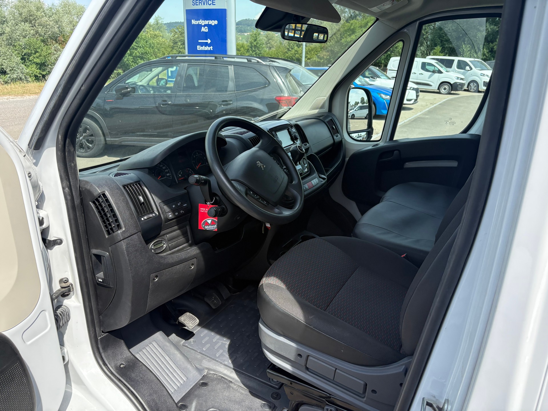 PEUGEOT Boxer Pick-up 335 L3 2.2 BlueHDi 165 Pro-image-5