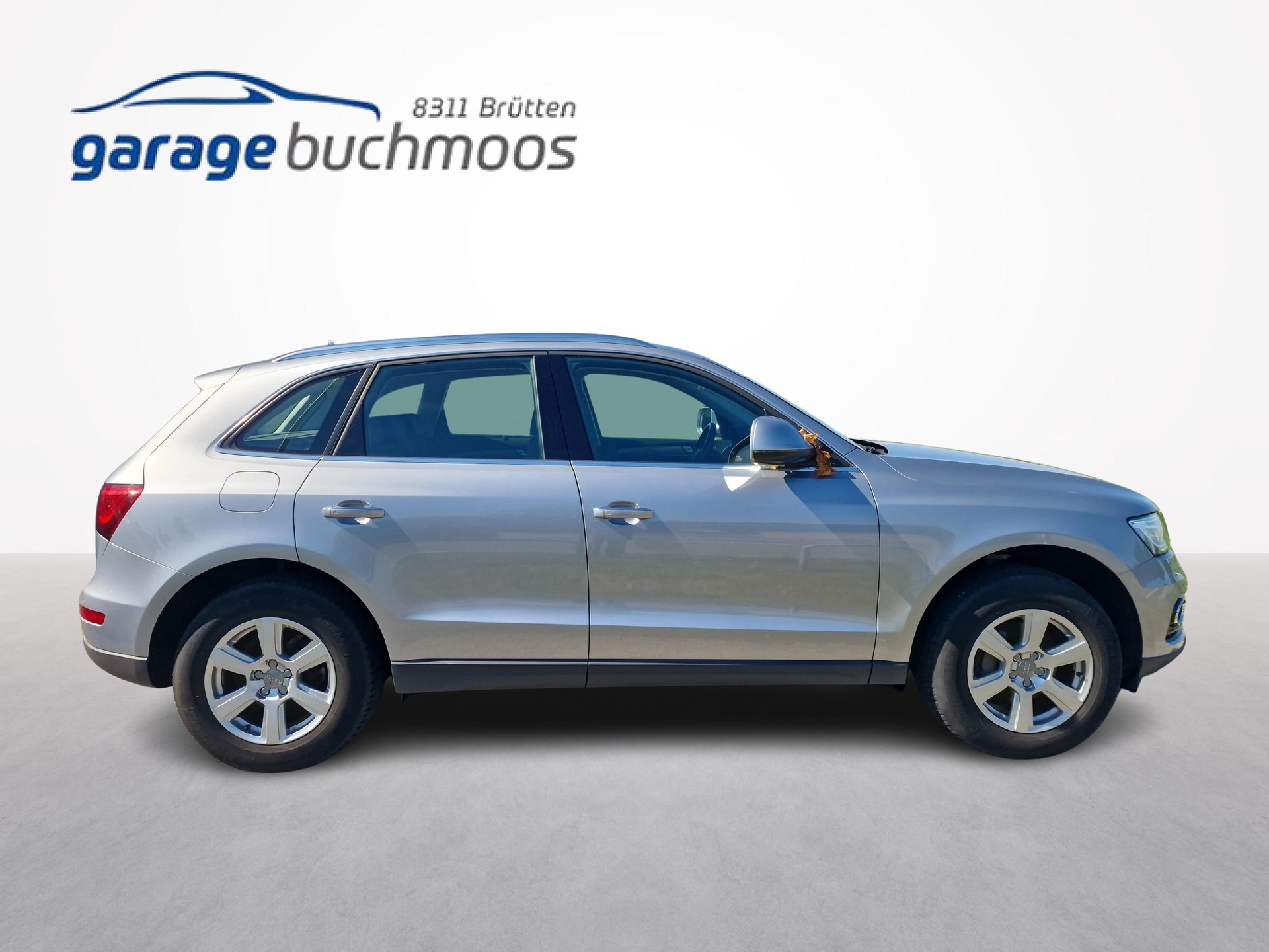 AUDI Q5 2.0 TFSI quattro T-Tronic-image-5