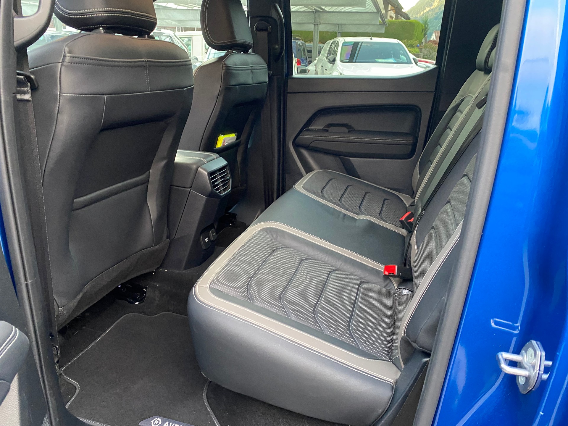 VW Amarok 3.0TDI Aventura Winter 2-image-7