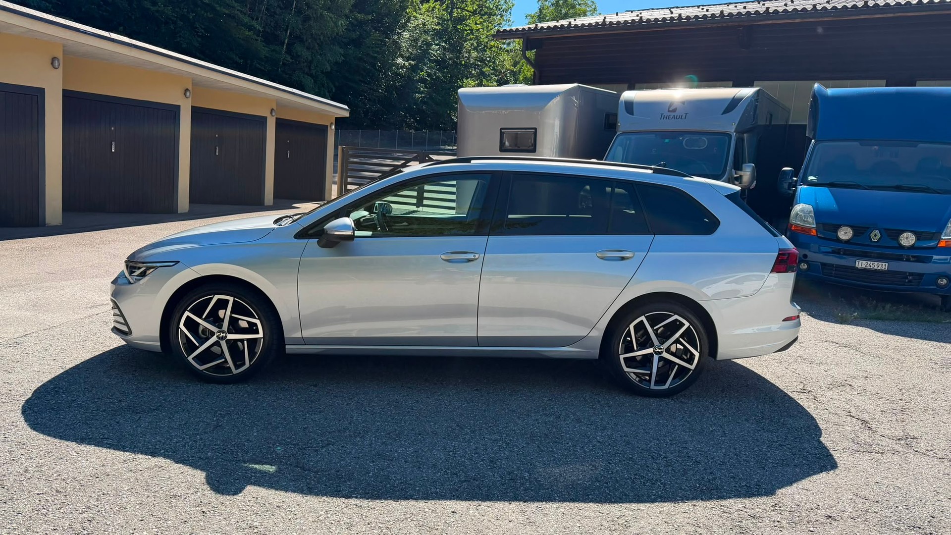 VW Golf 1.0 eTSI mHEV ACTLife DSG-image-3