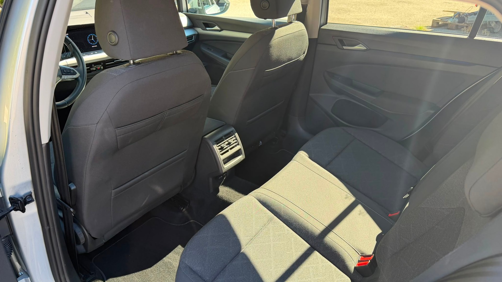VW Golf 1.0 eTSI mHEV ACTLife DSG-image-16