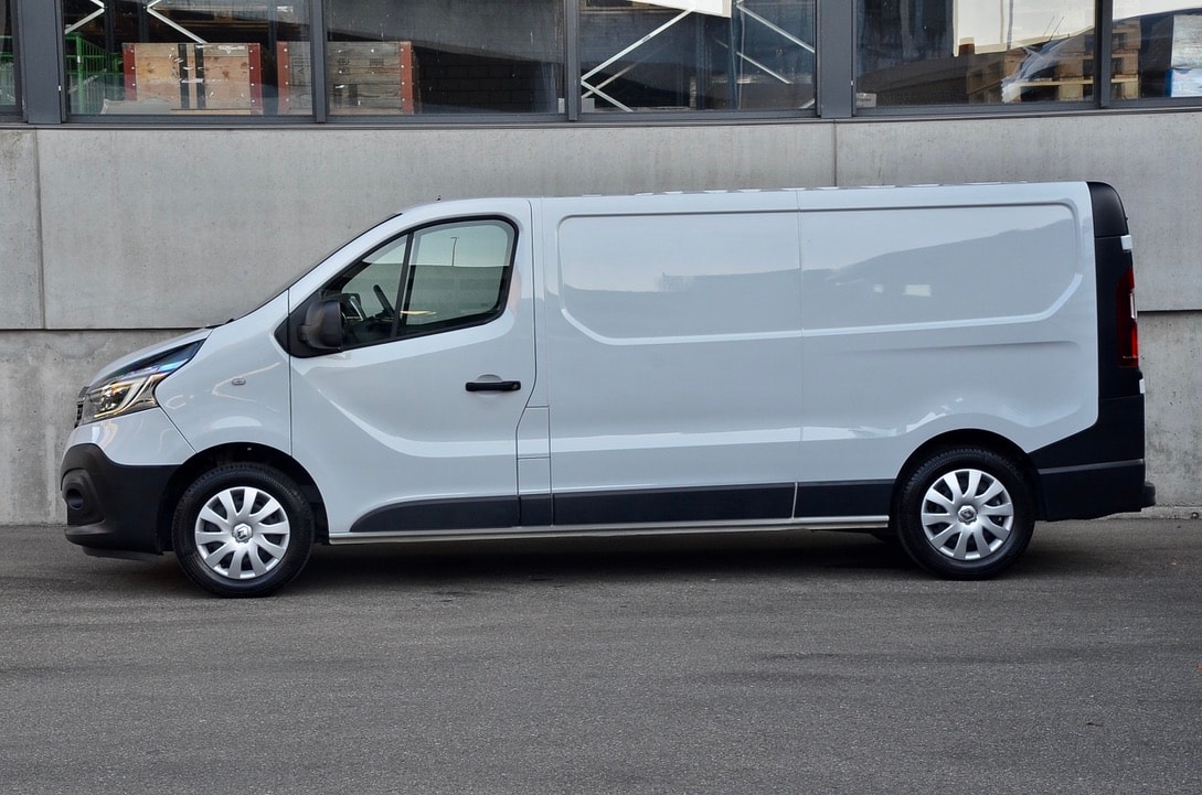 RENAULT Trafic 2.0 ENERGY dCi 120 Business L2H1 3.0 t 4d-image-1