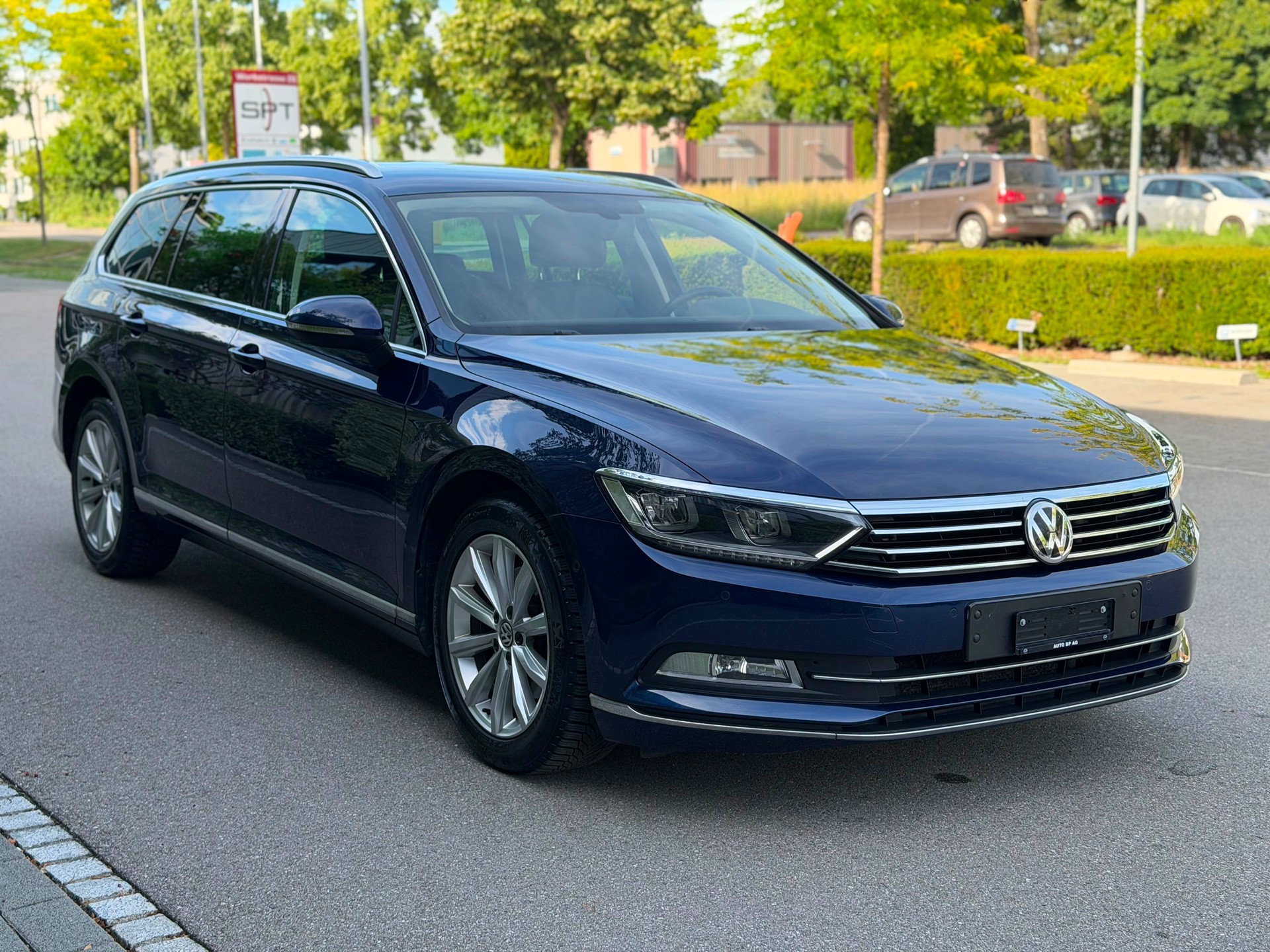 VW Passat Variant 2.0 TDI BMT Highline DSG-image-3
