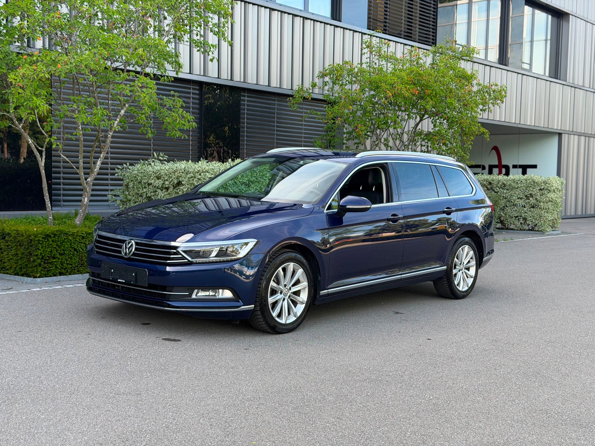 VW Passat Variant 2.0 TDI BMT Highline DSG-image-0