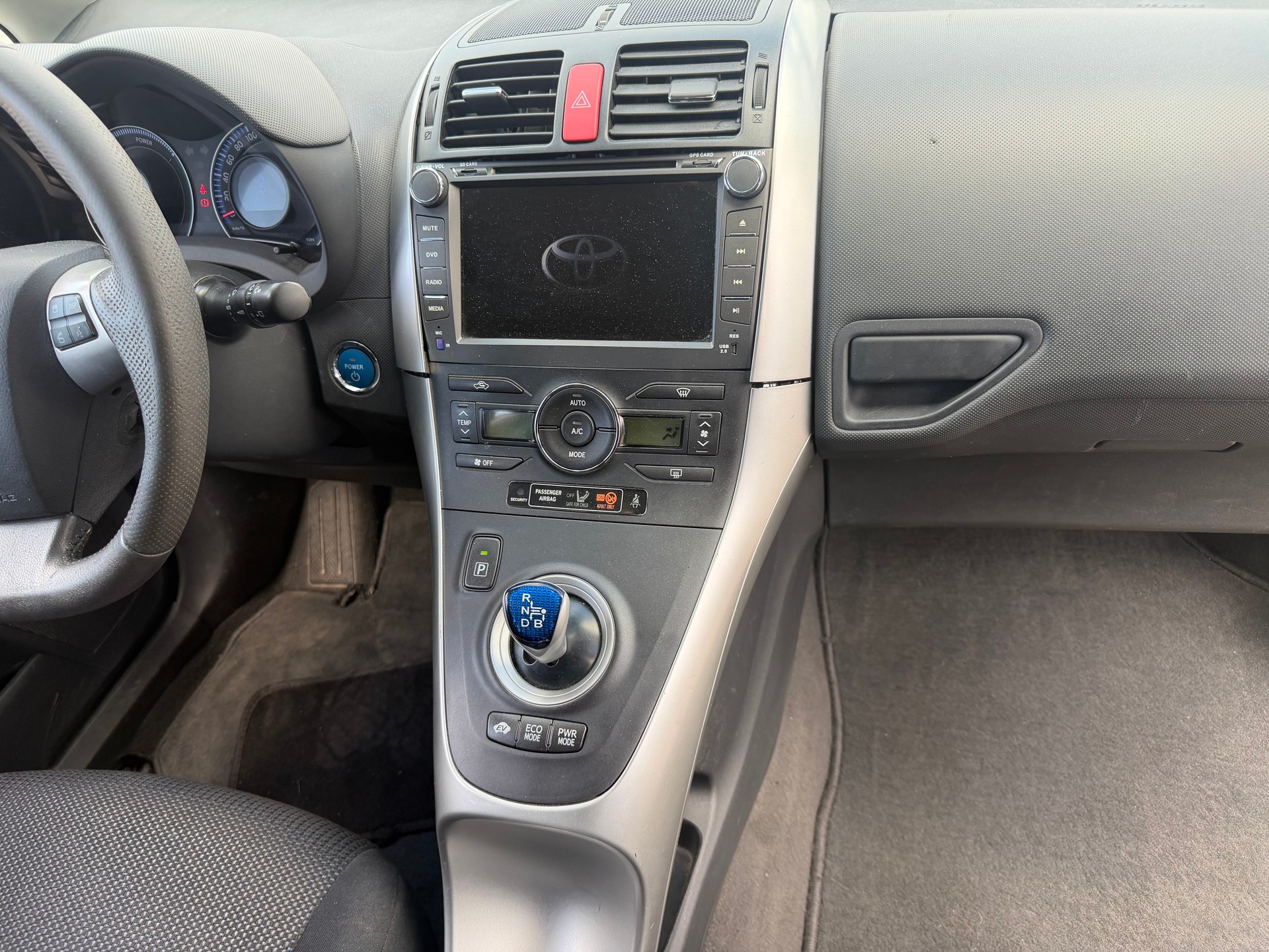TOYOTA Auris 1.8 16V HSD Linea Sol-image-7