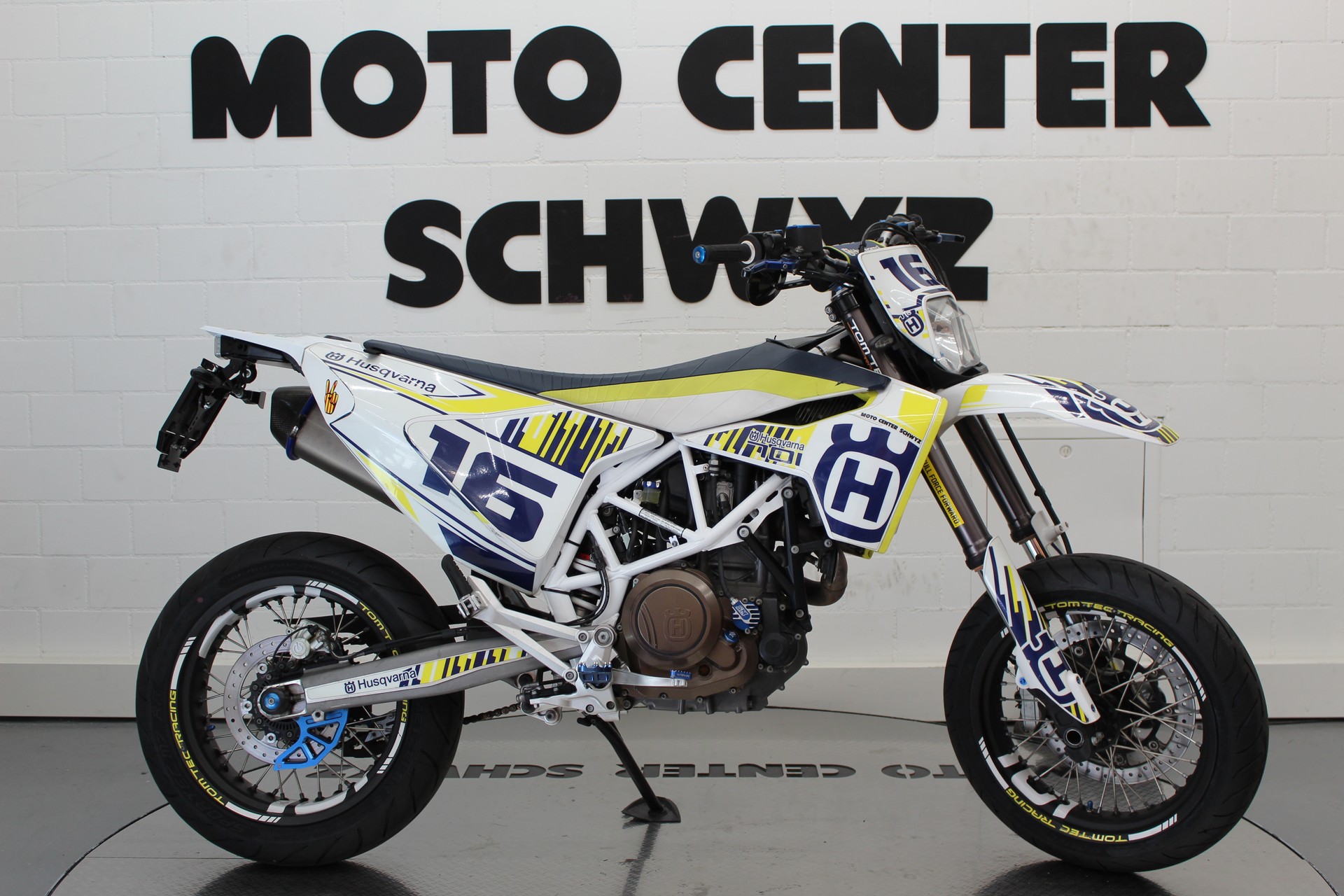 HUSQVARNA 701 Supermoto