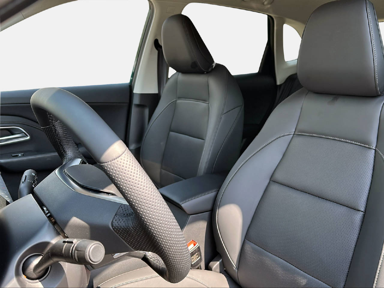 MG ZS 1.5 Hybrid+ Luxury-image-9