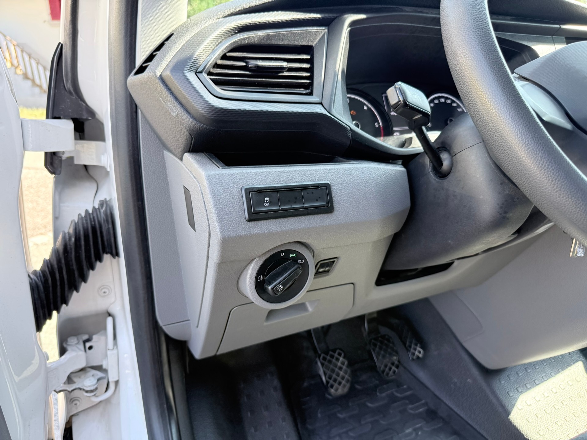 VW T6.1 2.0 TDI 4Motion-image-13
