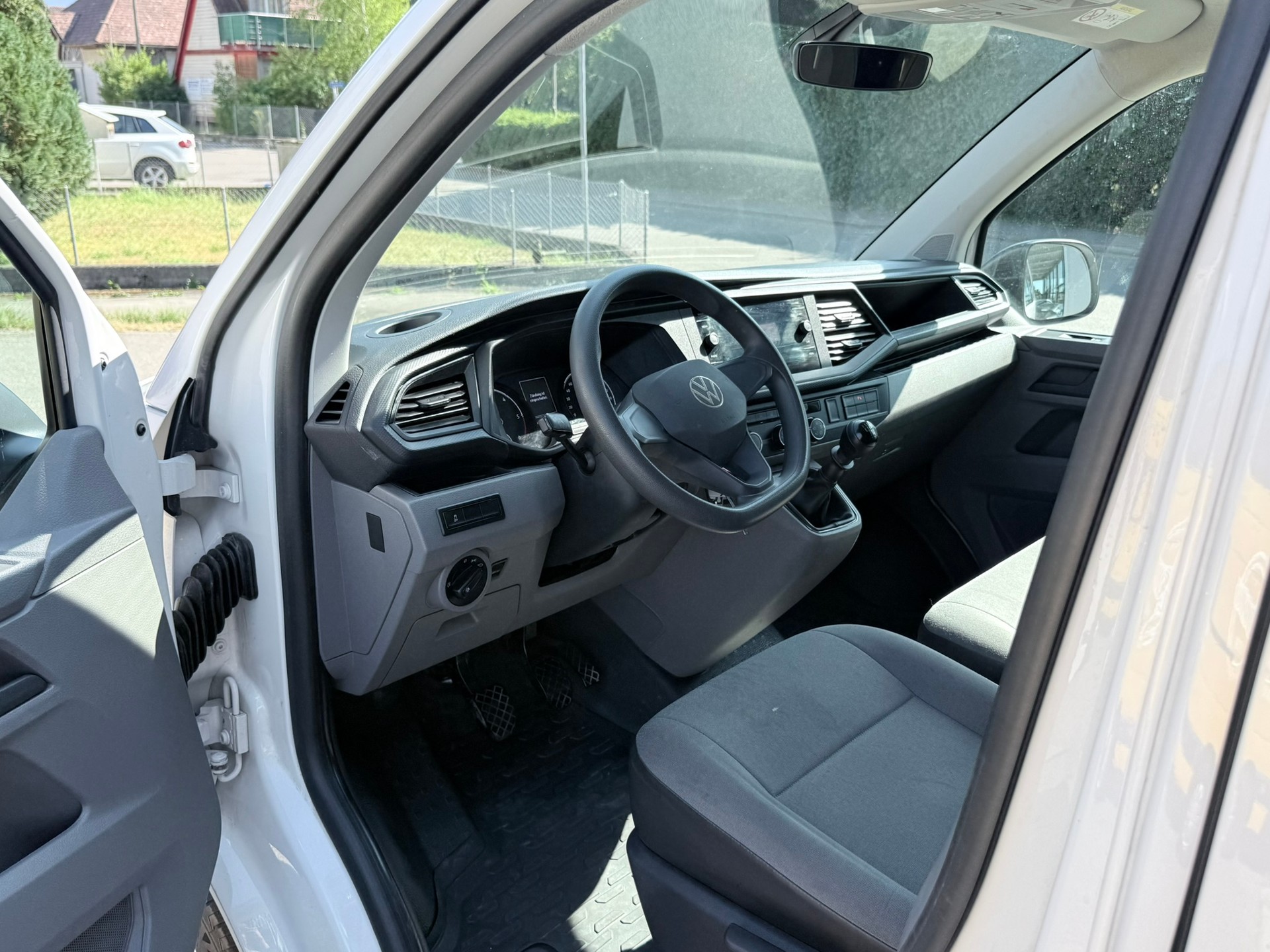 VW T6.1 2.0 TDI 4Motion-image-12