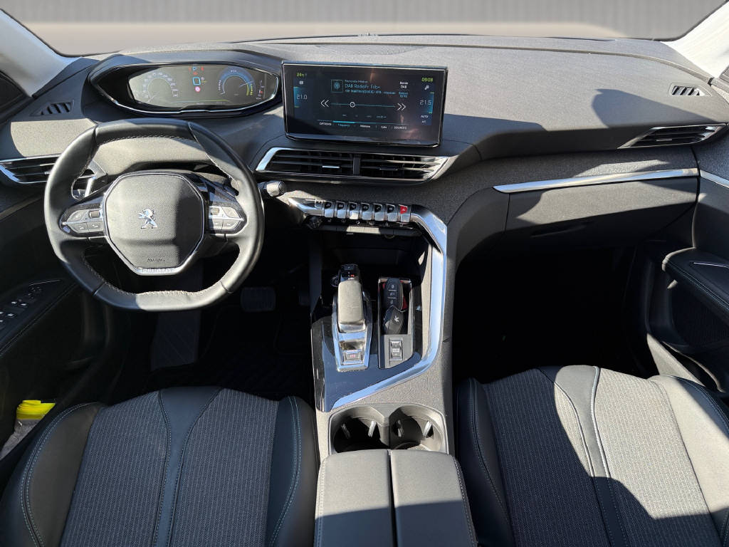 PEUGEOT 3008 Plug-in Hybrid 225ch e-EAT8 Allure Pack-image-7