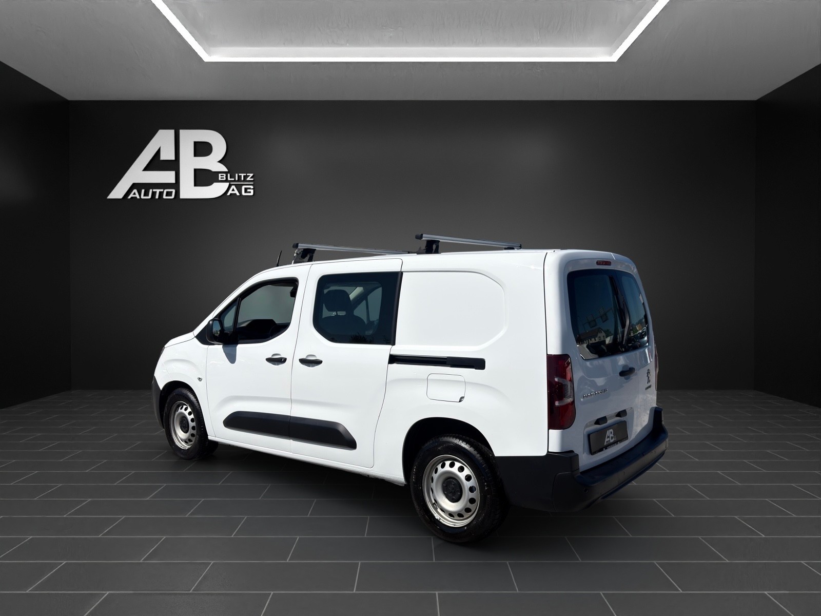 PEUGEOT Partner 1.5 Blue HDi s/s Pro Vertiefte Kabine * 5-Plätzer *-image-2