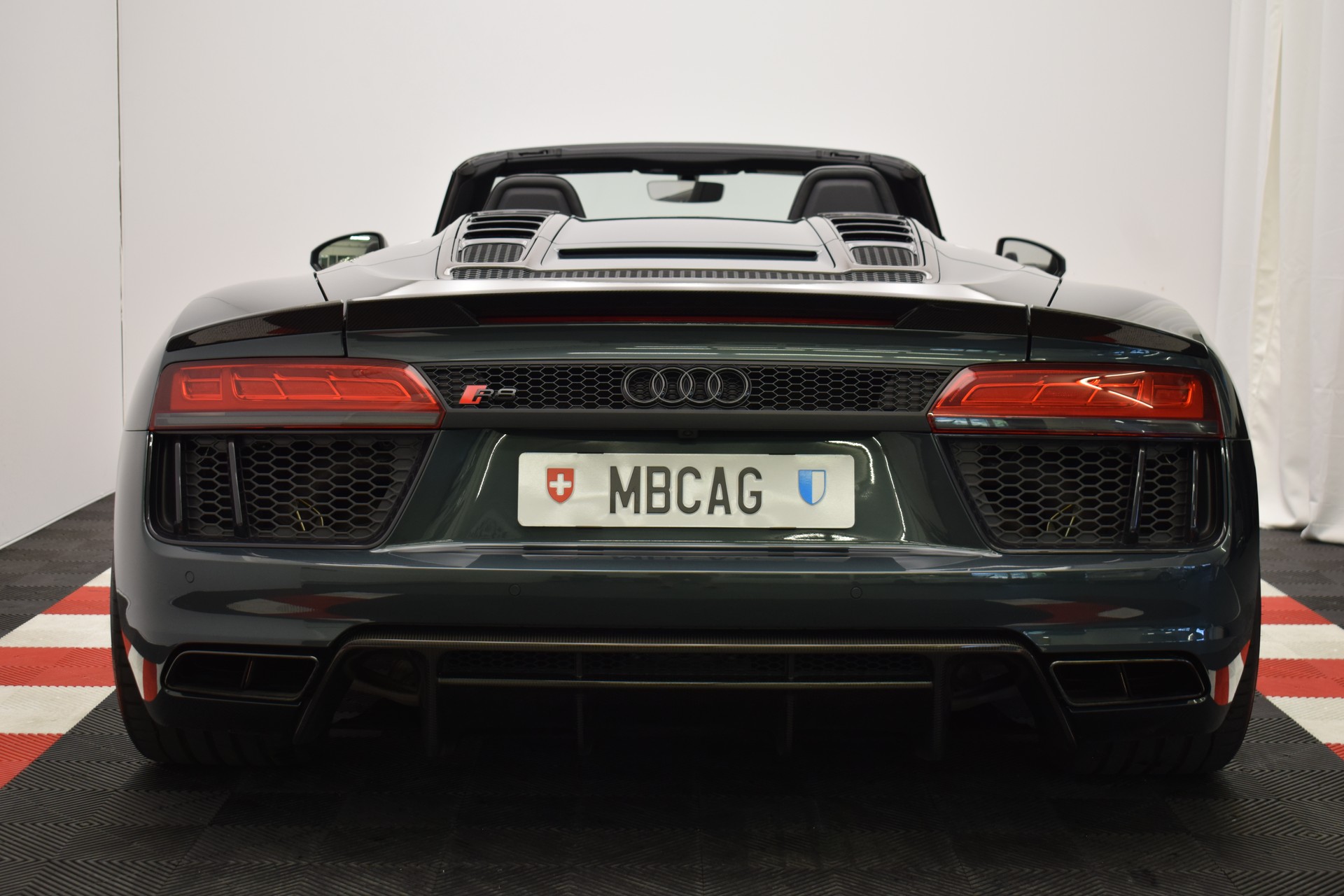 AUDI R8 Spyder 5.2 plus S-Tronic "Audi Individual Camouflage grün"-image-14