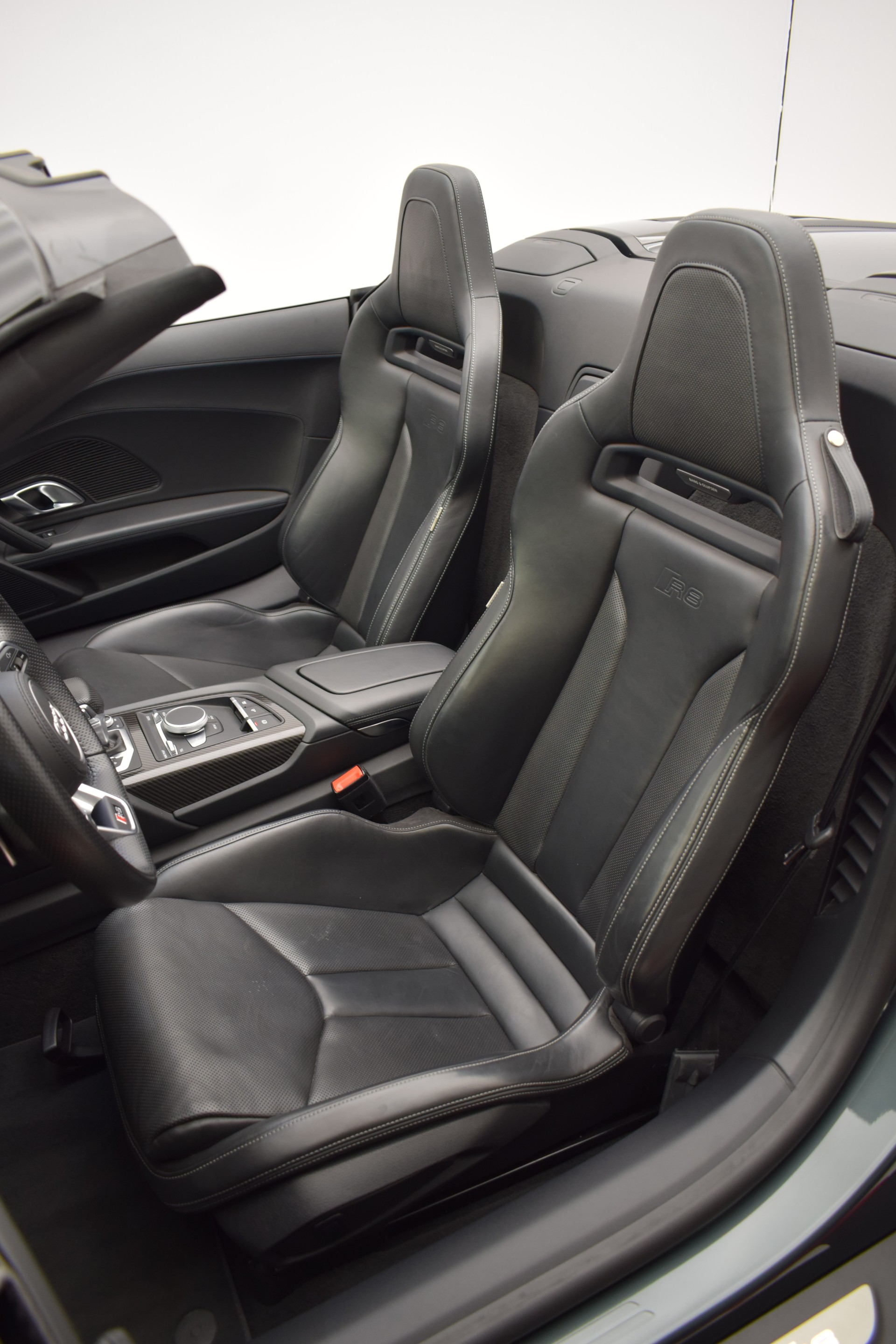 AUDI R8 Spyder 5.2 plus S-Tronic "Audi Individual Camouflage grün"-image-20