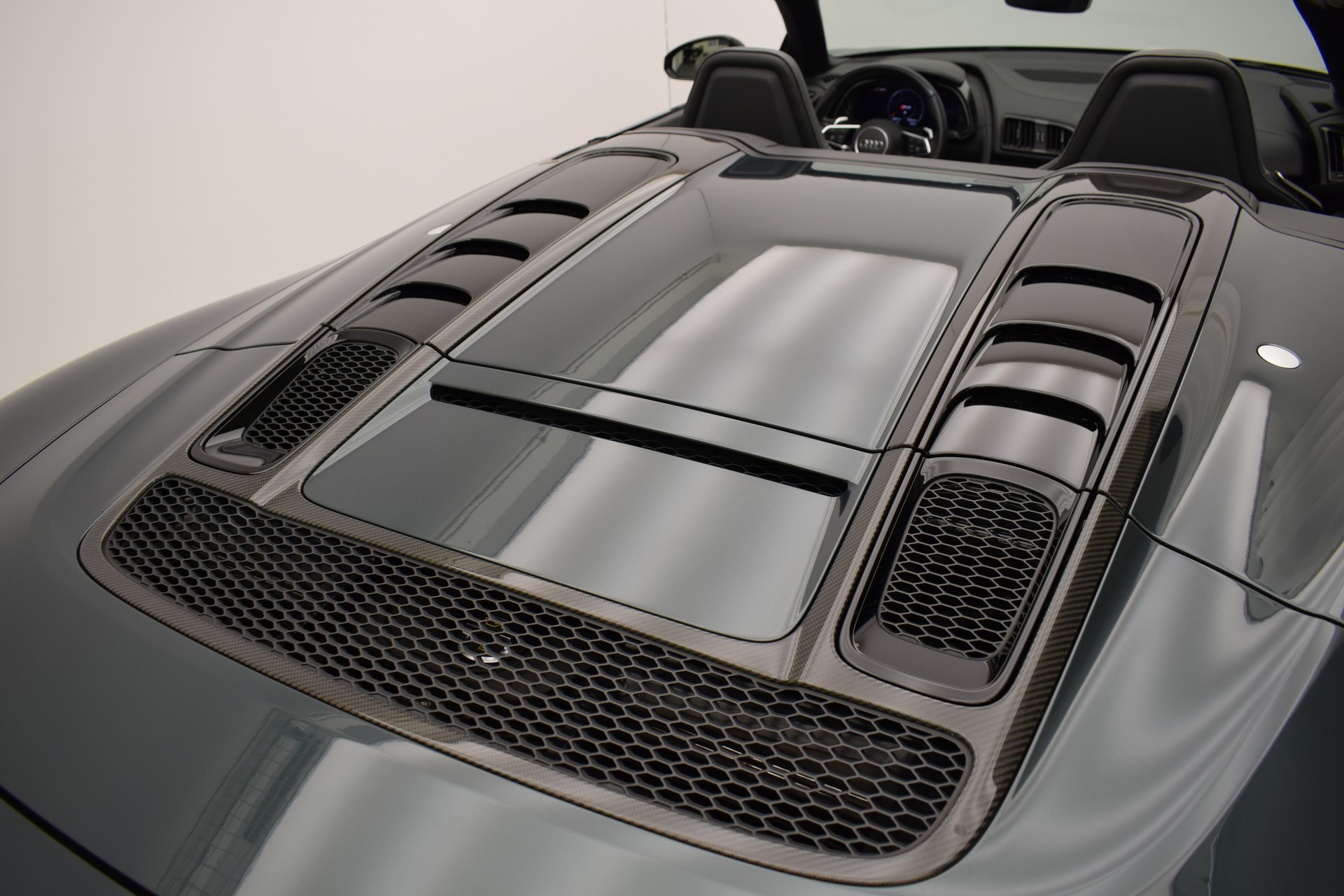 AUDI R8 Spyder 5.2 plus S-Tronic "Audi Individual Camouflage grün"-image-15