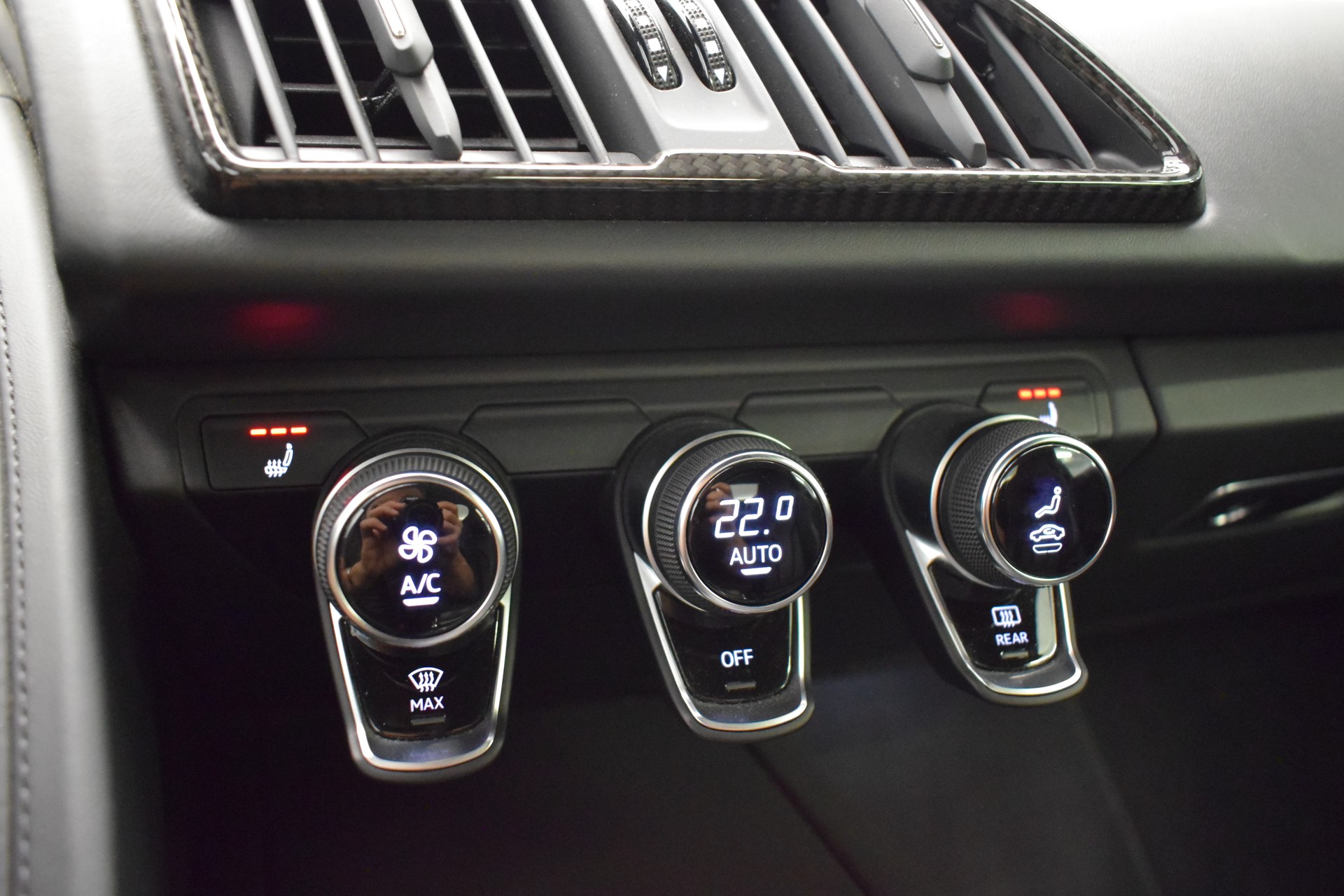 AUDI R8 Spyder 5.2 plus S-Tronic "Audi Individual Camouflage grün"-image-28