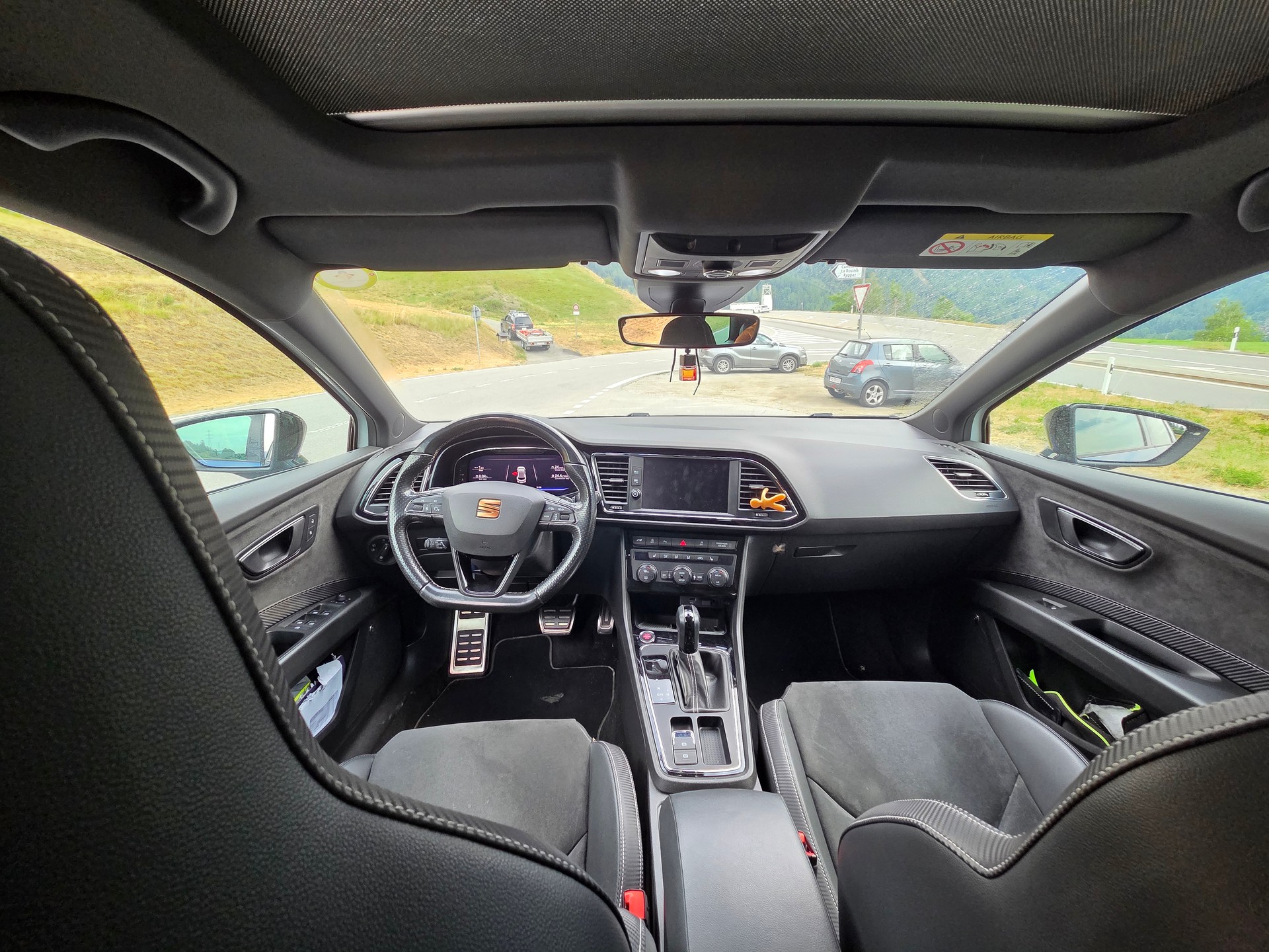 SEAT 2.0 TSI 300 Sw. Cupra 4Dr. DSG-image-5