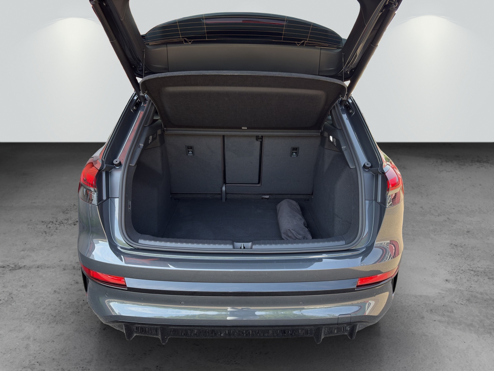 AUDI Q4 e-tron SUV quattro performance-image-9