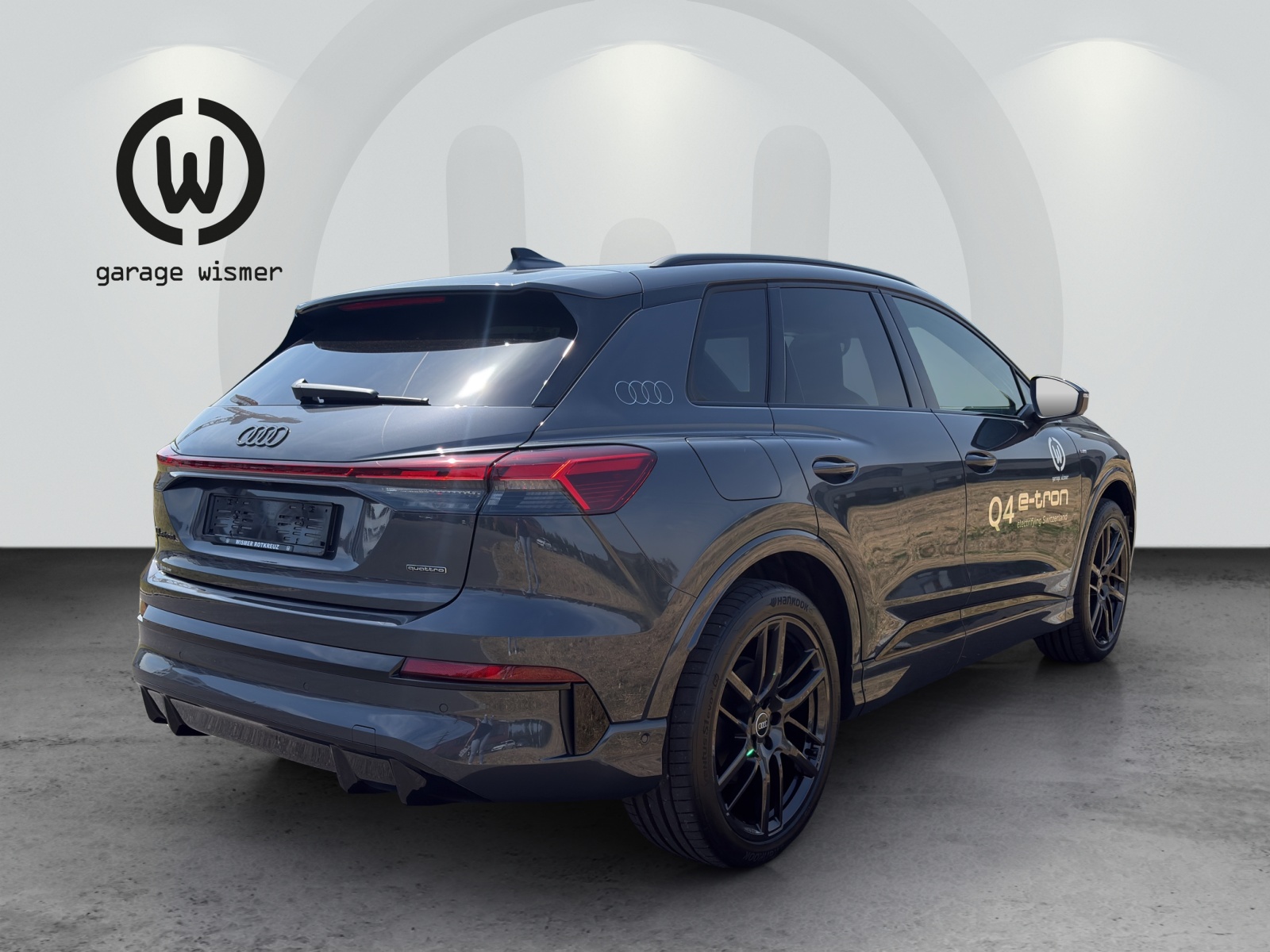 AUDI Q4 e-tron SUV quattro performance-showroom-element-3