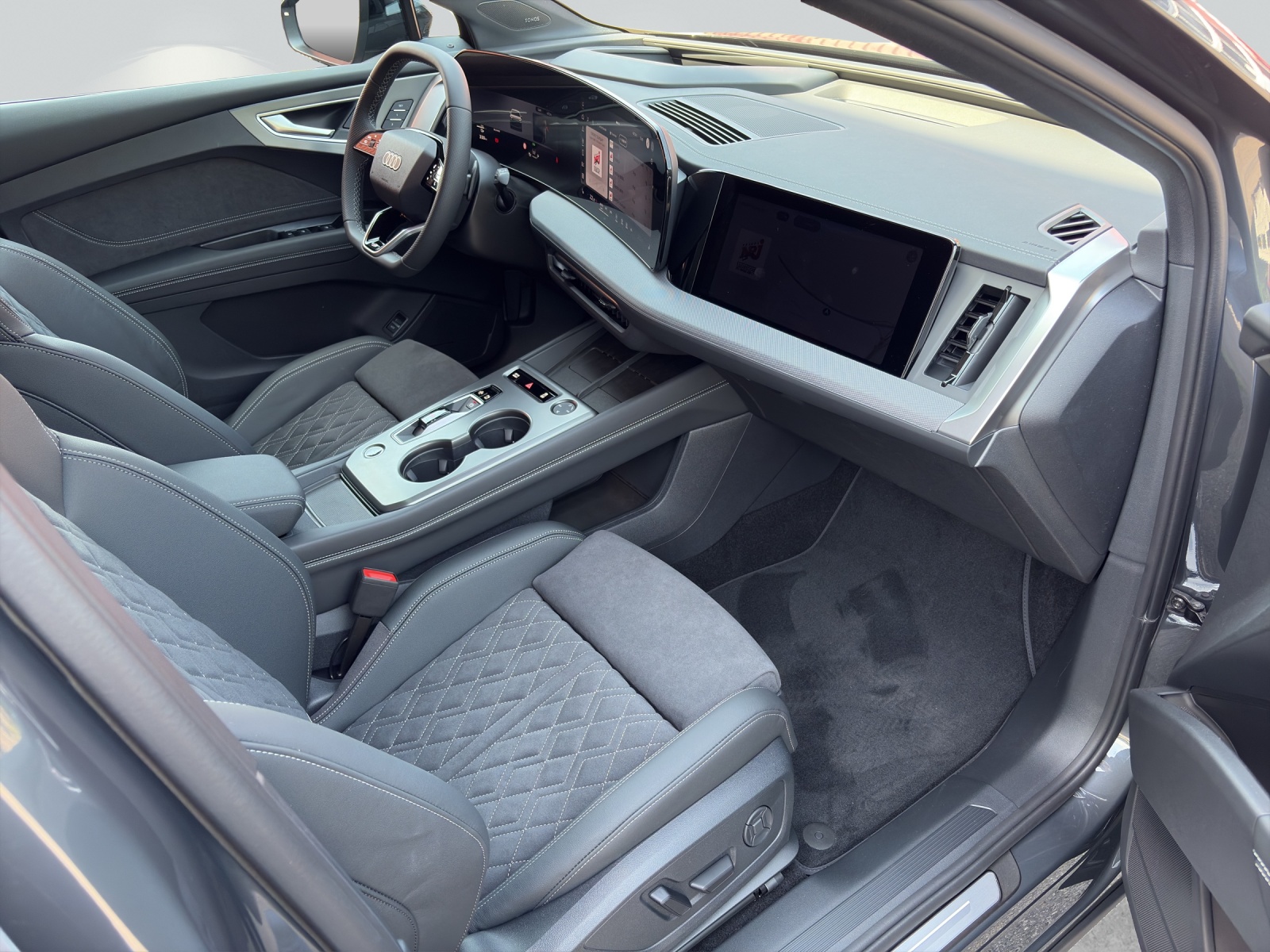 AUDI Q4 e-tron SUV quattro performance-image-7