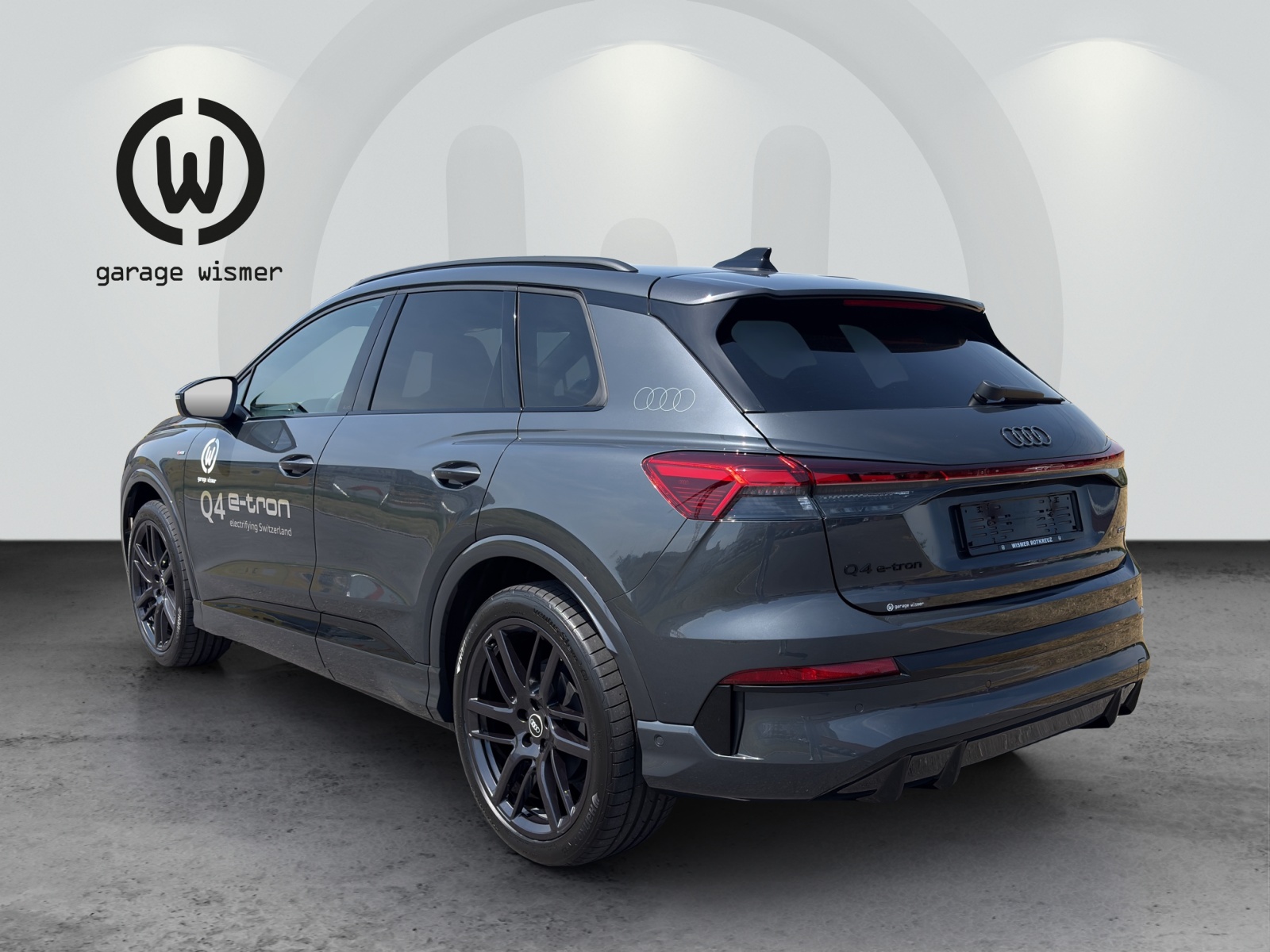 AUDI Q4 e-tron SUV quattro performance-showroom-element-2