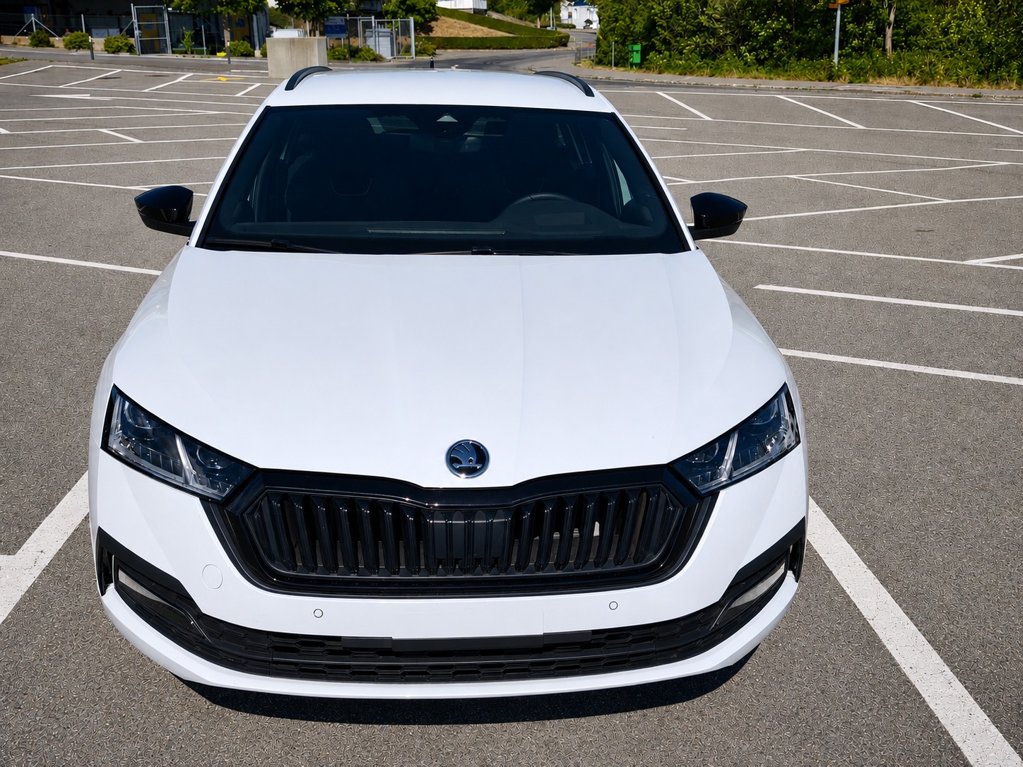 SKODA 2.0 TDI SportLine 4x4 DSG-image-0