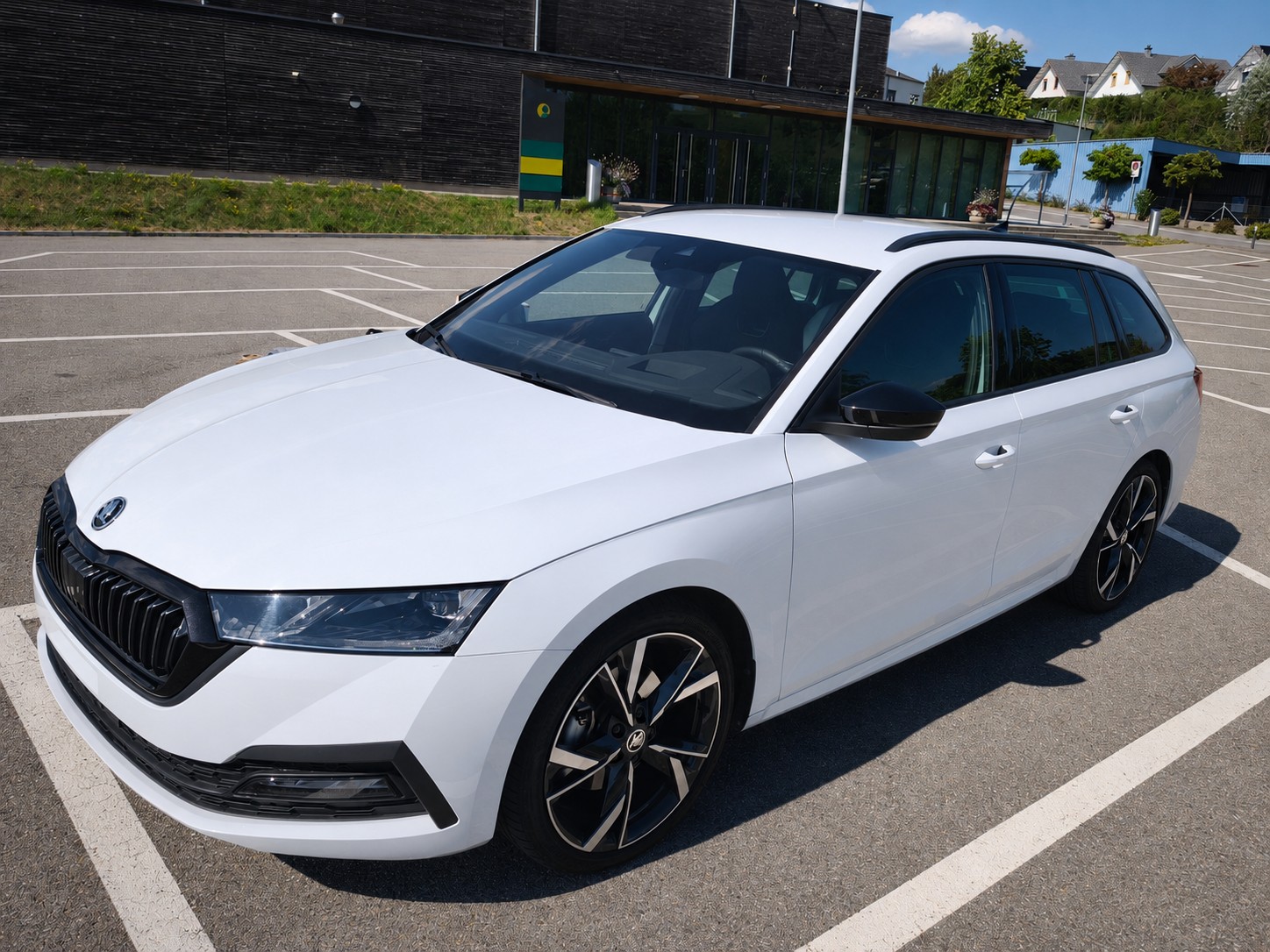 SKODA 2.0 TDI SportLine 4x4 DSG-image-5