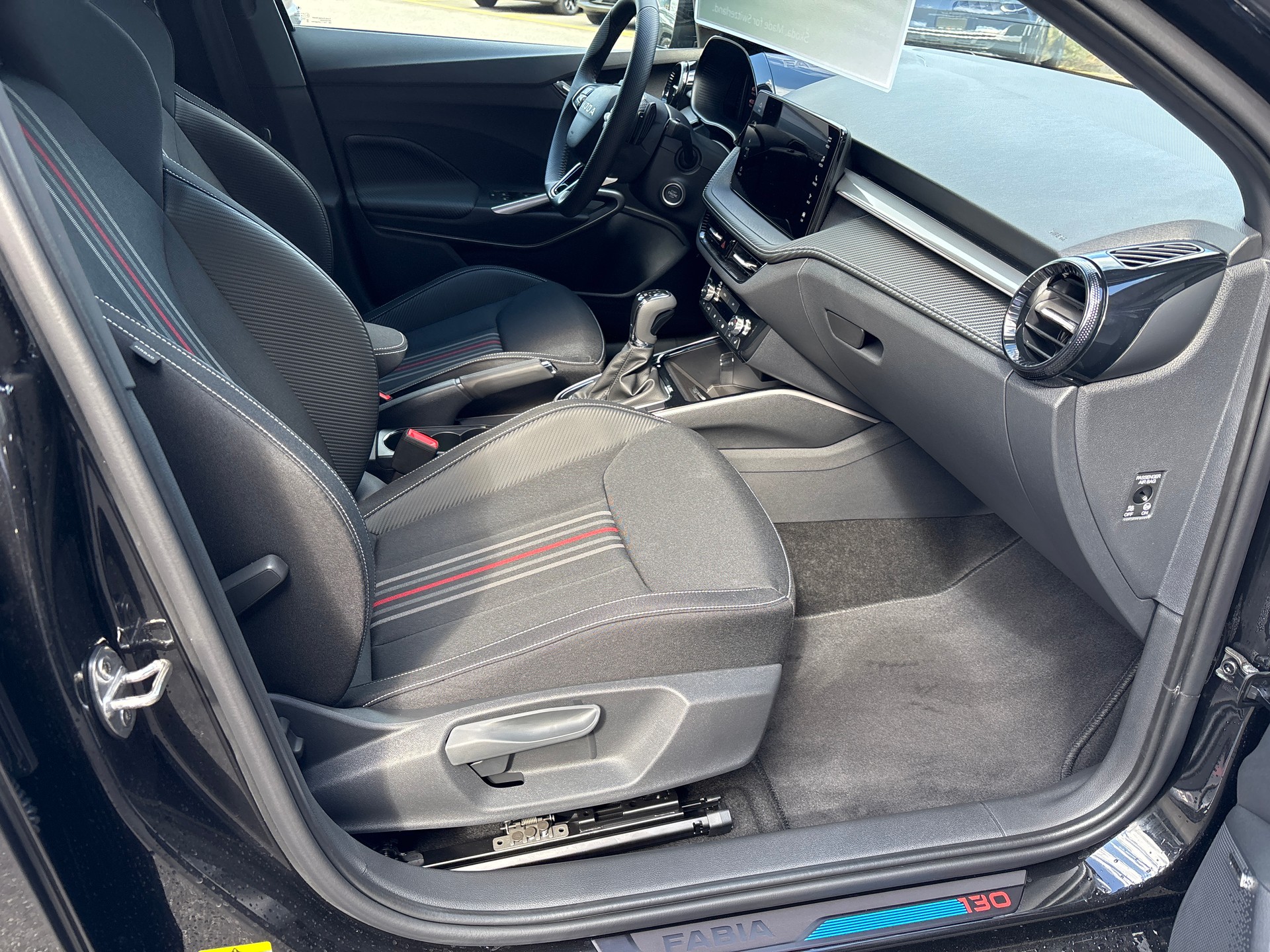 SKODA Fabia 1.5 TSI 130 DSG-image-13