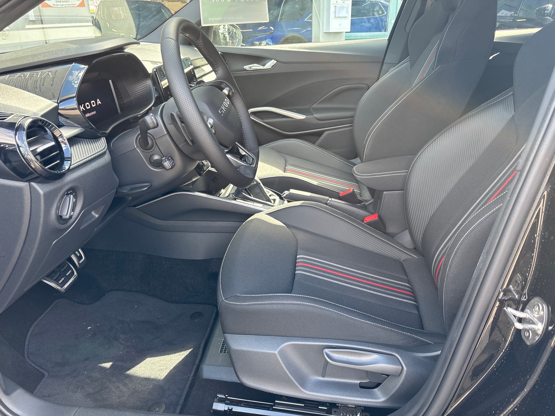 SKODA Fabia 1.5 TSI 130 DSG-image-9