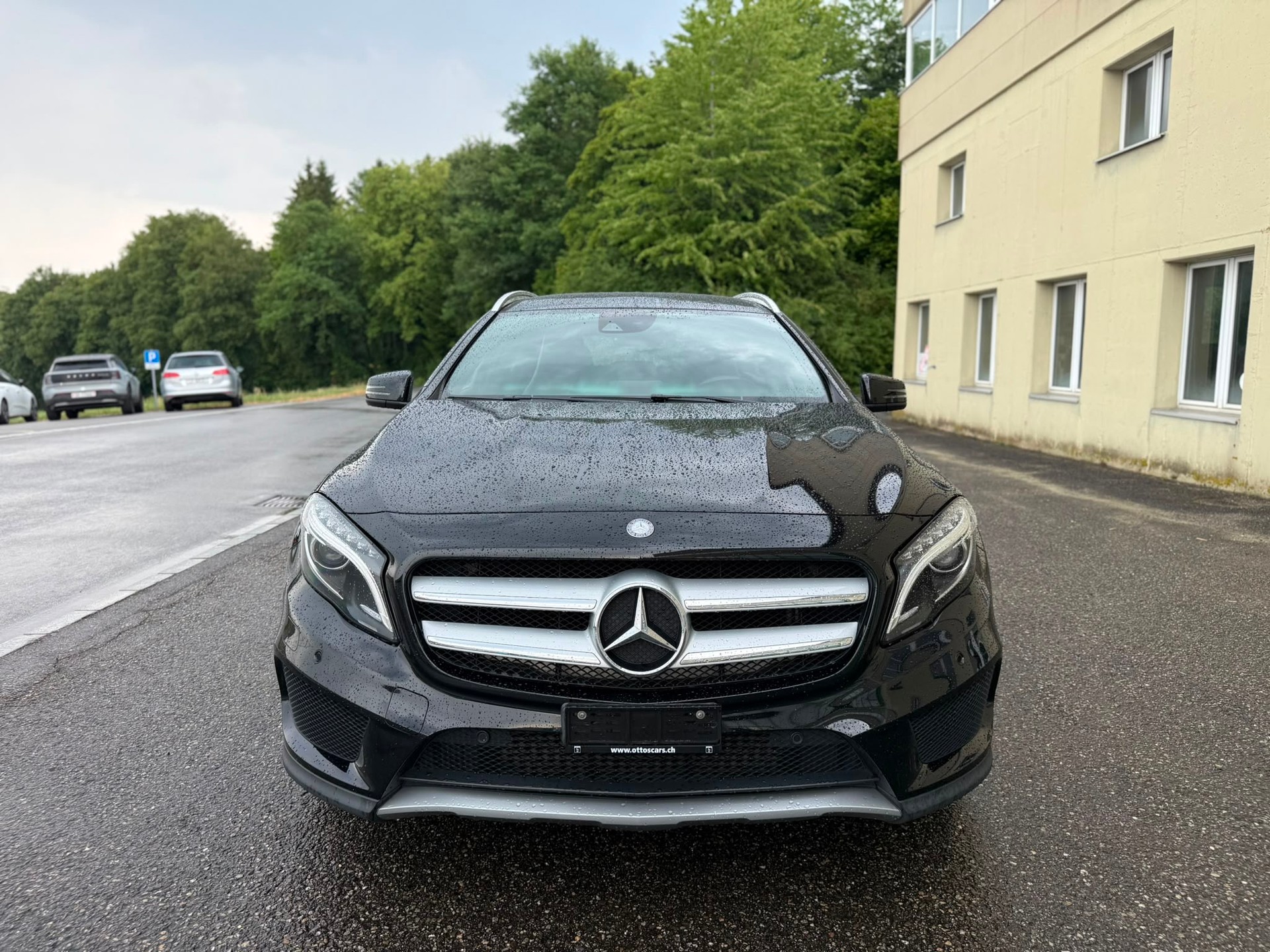 MERCEDES-BENZ GLA 250 AMG Line 4m-image-1