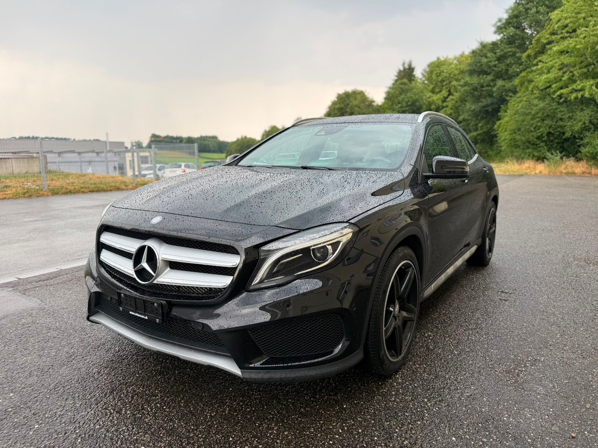 MERCEDES-BENZ GLA 250 AMG Line 4m-image-0