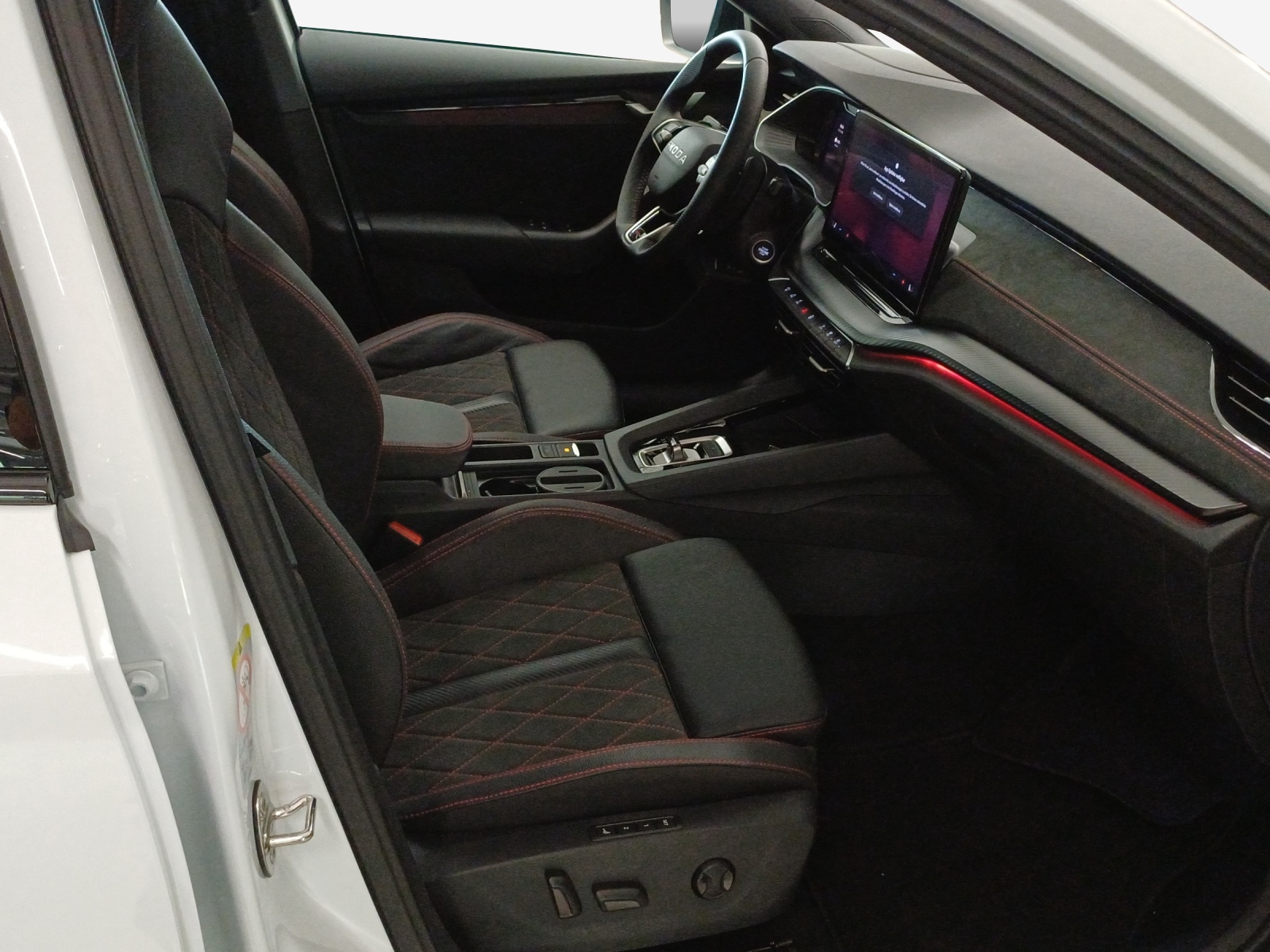 SKODA Octavia Combi 2.0 TSI DSG RS 30 Years Edition-image-15