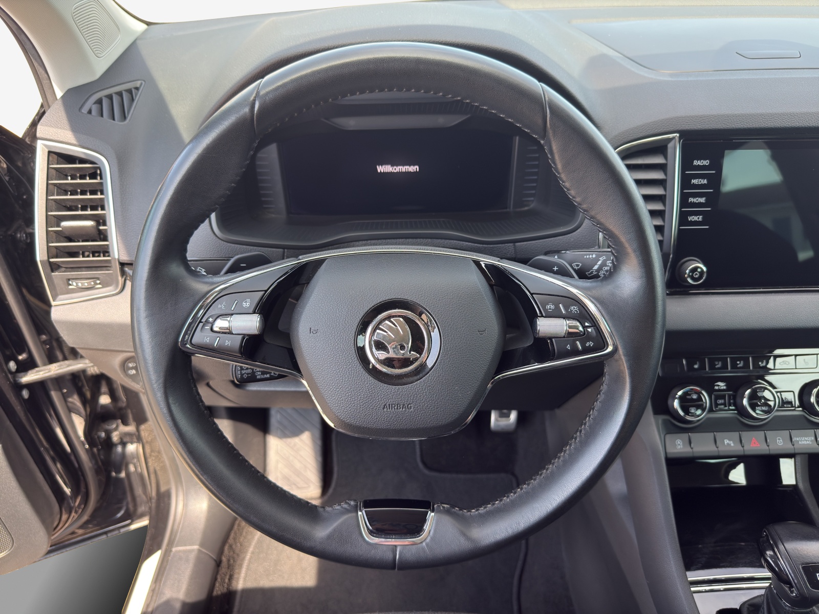SKODA Karoq 1.5 TSI ACT Clever DSG-image-9