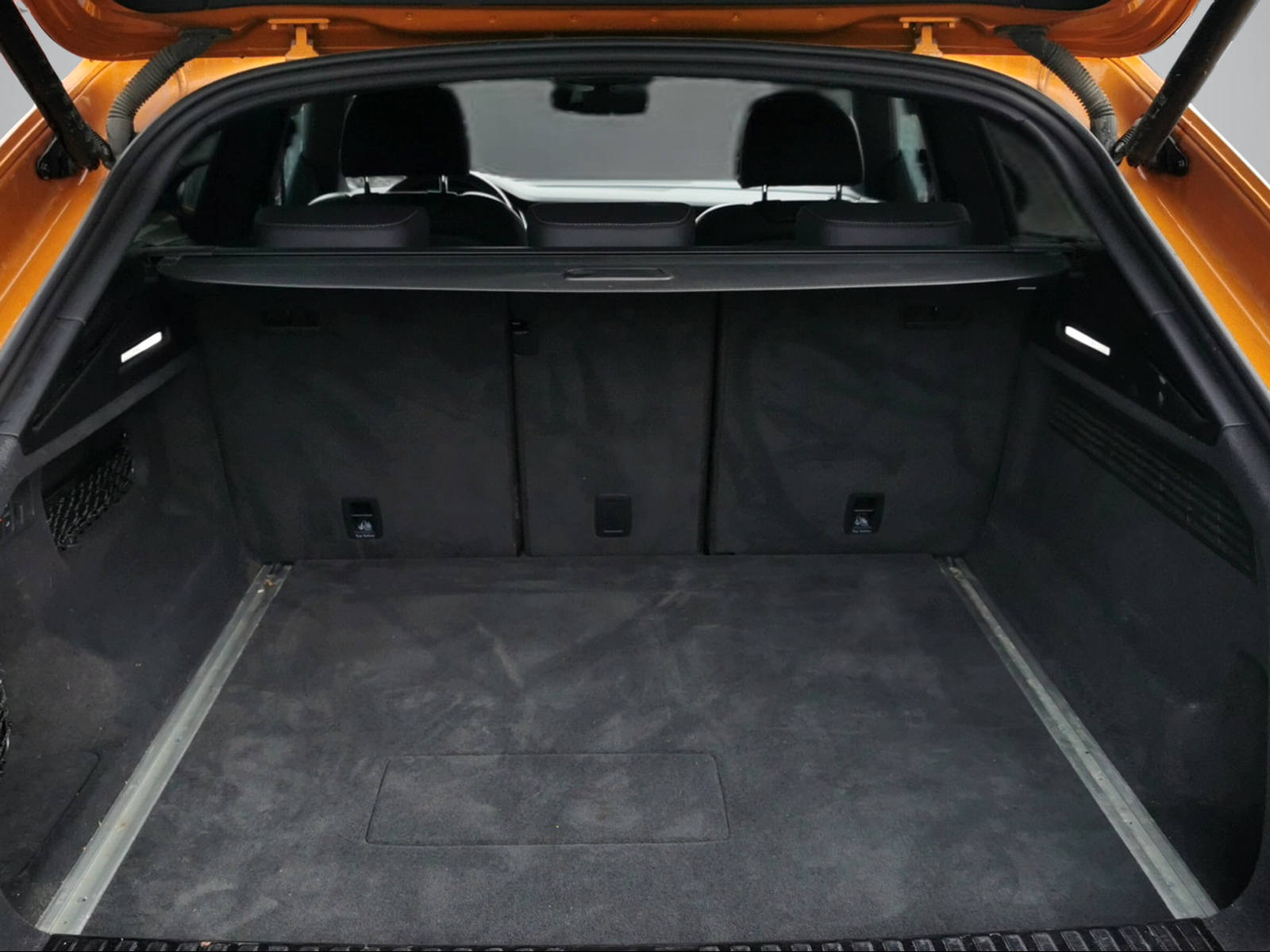 AUDI Q8 55 TFSI e quattro PHEV tiptronic-image-9