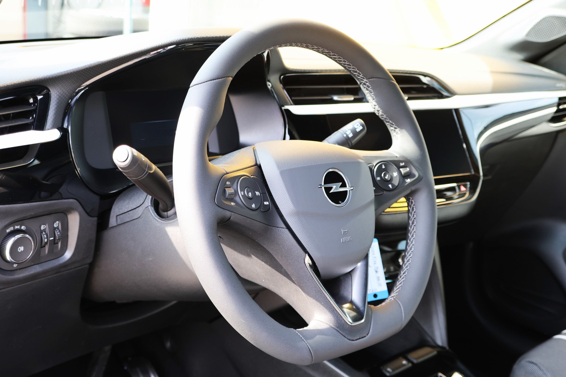 OPEL Corsa 1.2 MHEV Viva-image-4