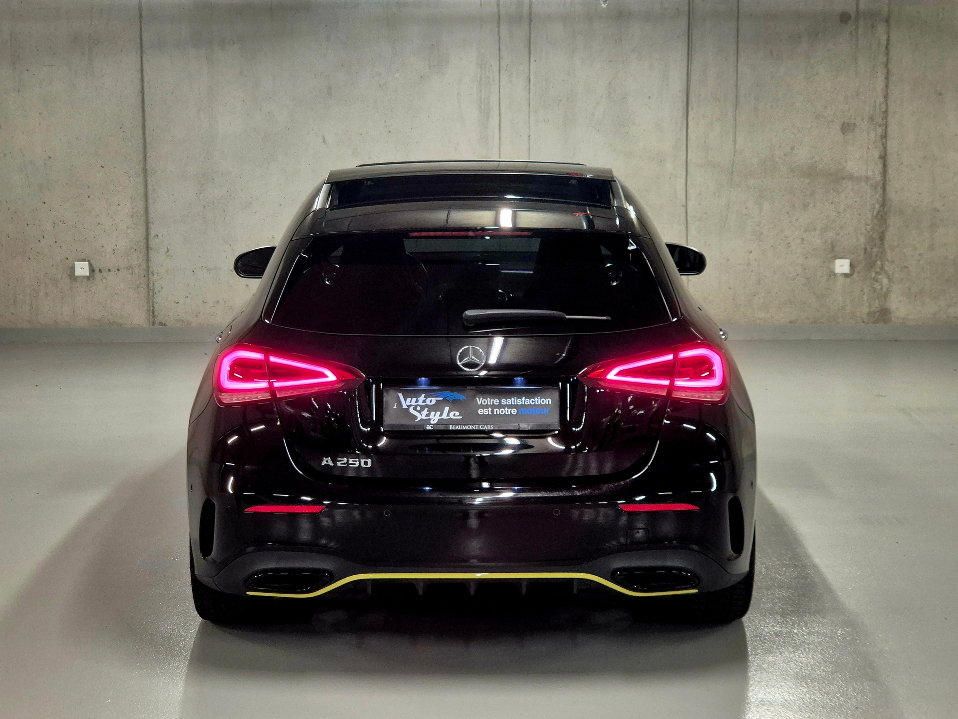 MERCEDES-BENZ A 250 AMG Line 7G-DCT-image-6