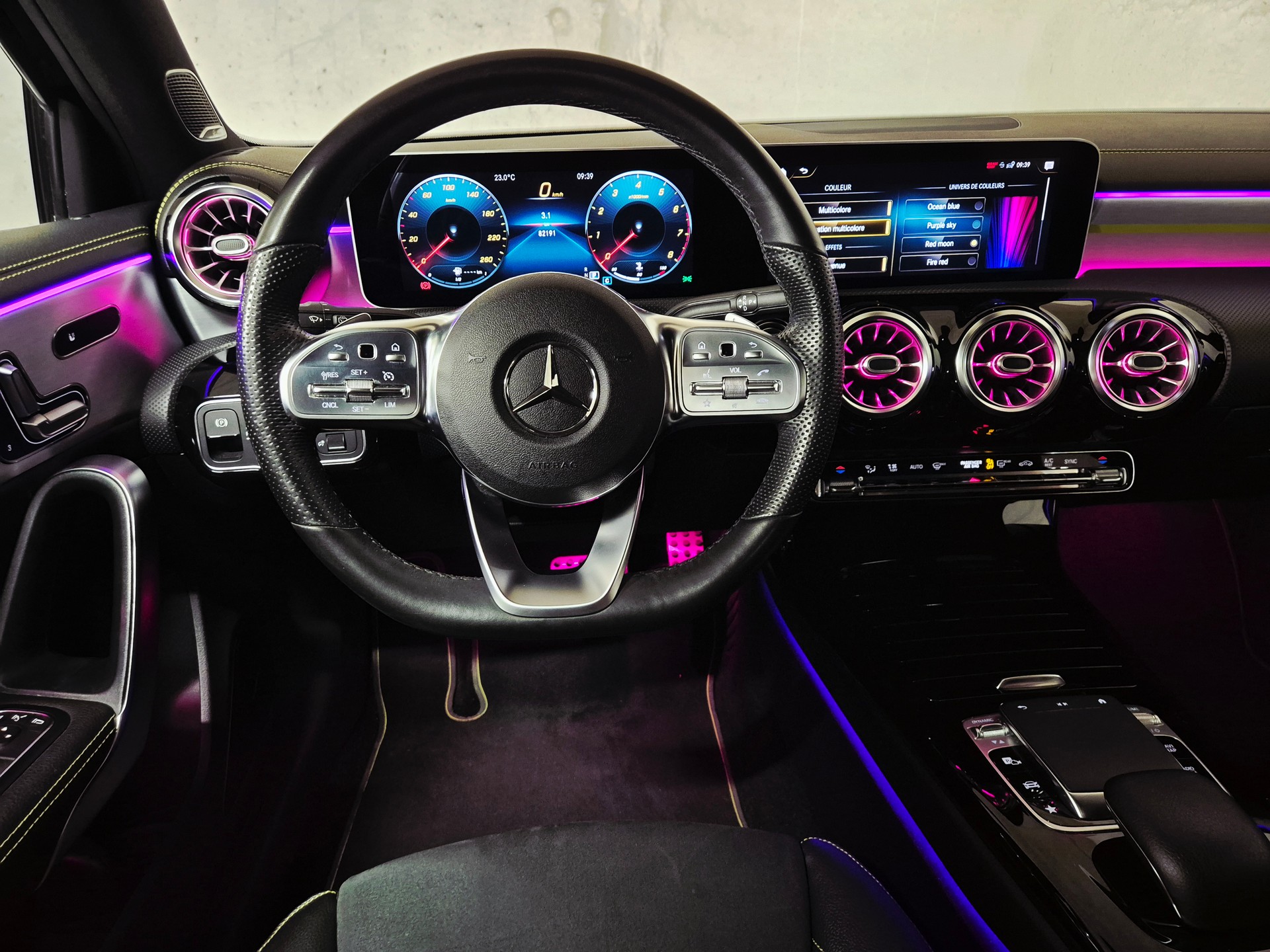 MERCEDES-BENZ A 250 AMG Line 7G-DCT-image-11