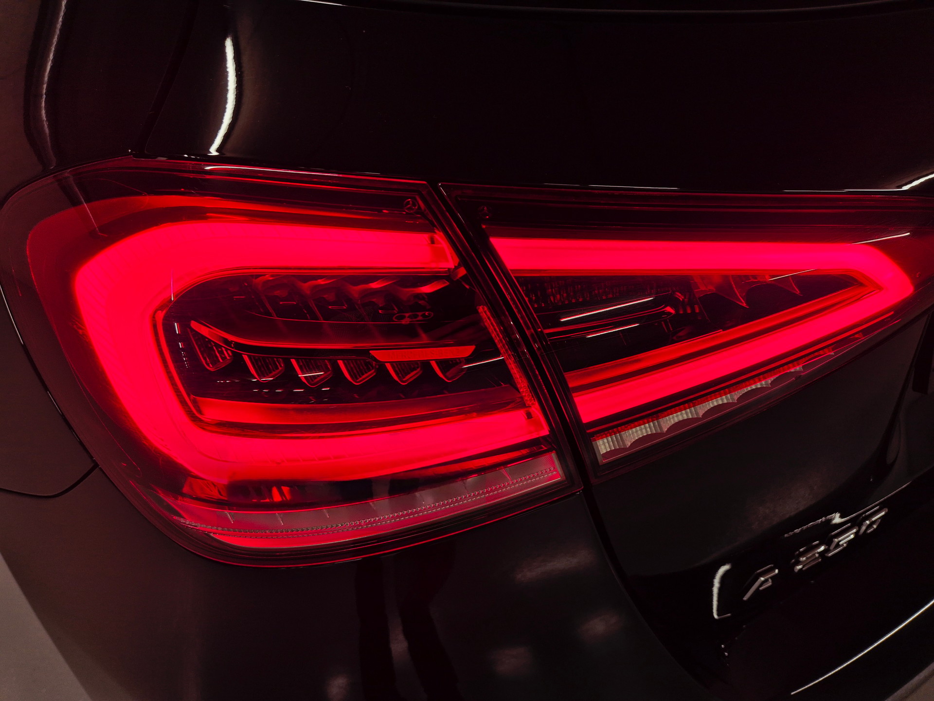 MERCEDES-BENZ A 250 AMG Line 7G-DCT-image-19