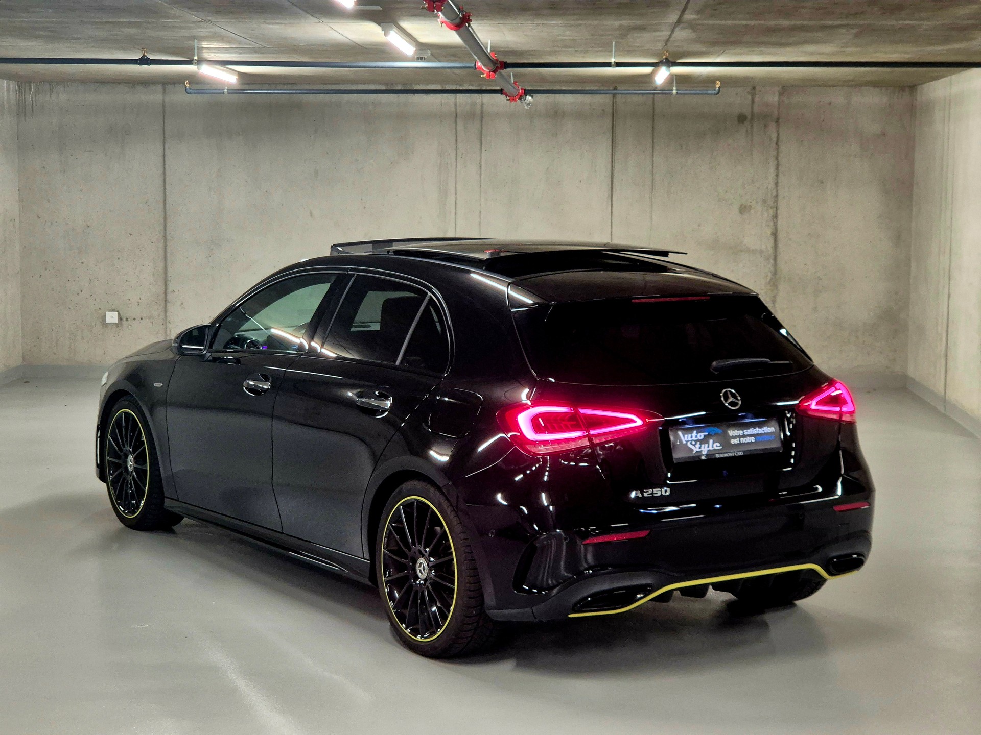MERCEDES-BENZ A 250 AMG Line 7G-DCT-image-7