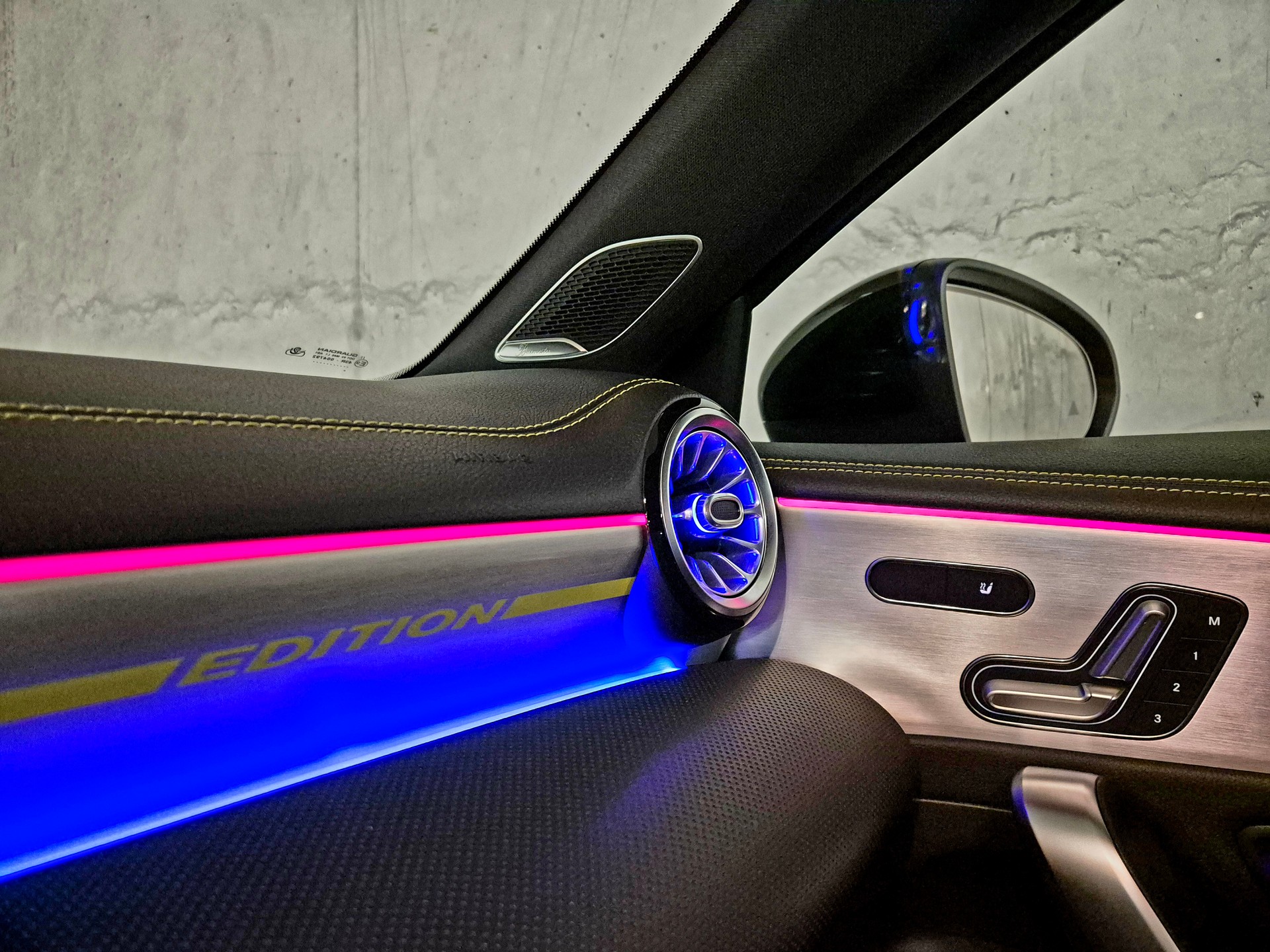 MERCEDES-BENZ A 250 AMG Line 7G-DCT-image-15