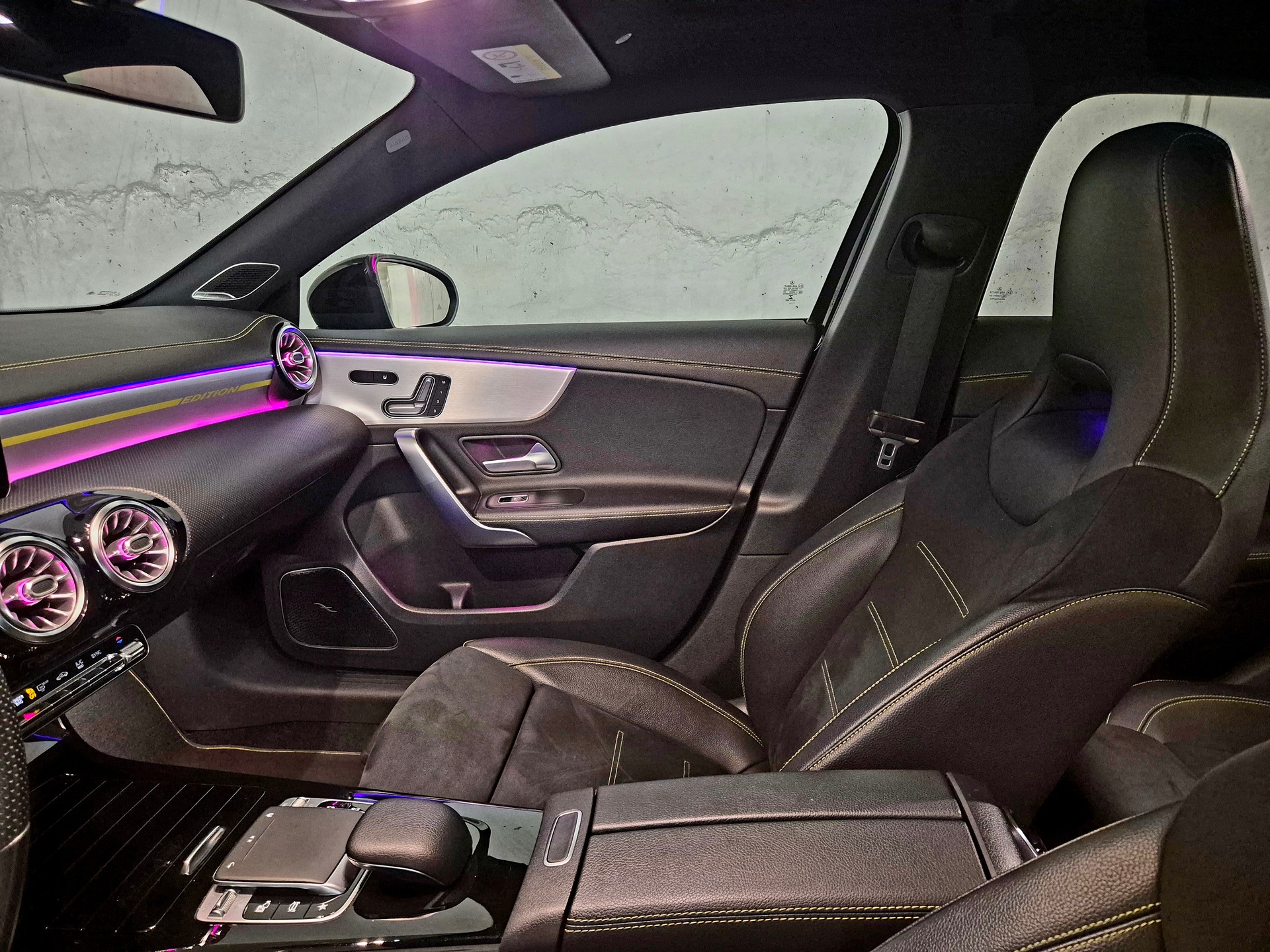MERCEDES-BENZ A 250 AMG Line 7G-DCT-image-9