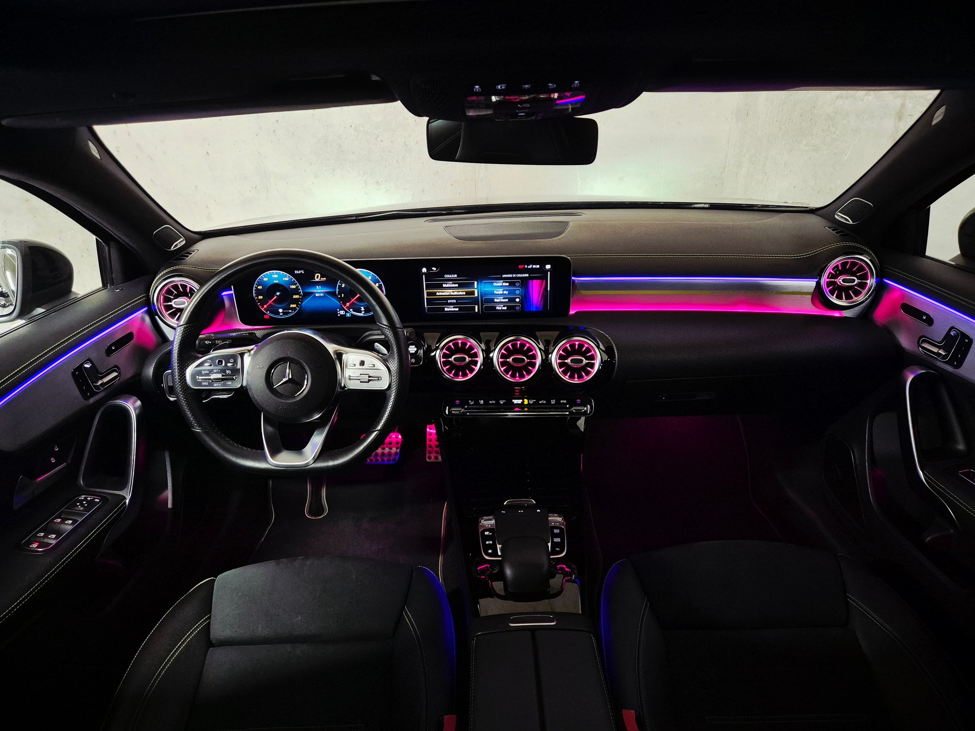 MERCEDES-BENZ A 250 AMG Line 7G-DCT-image-10