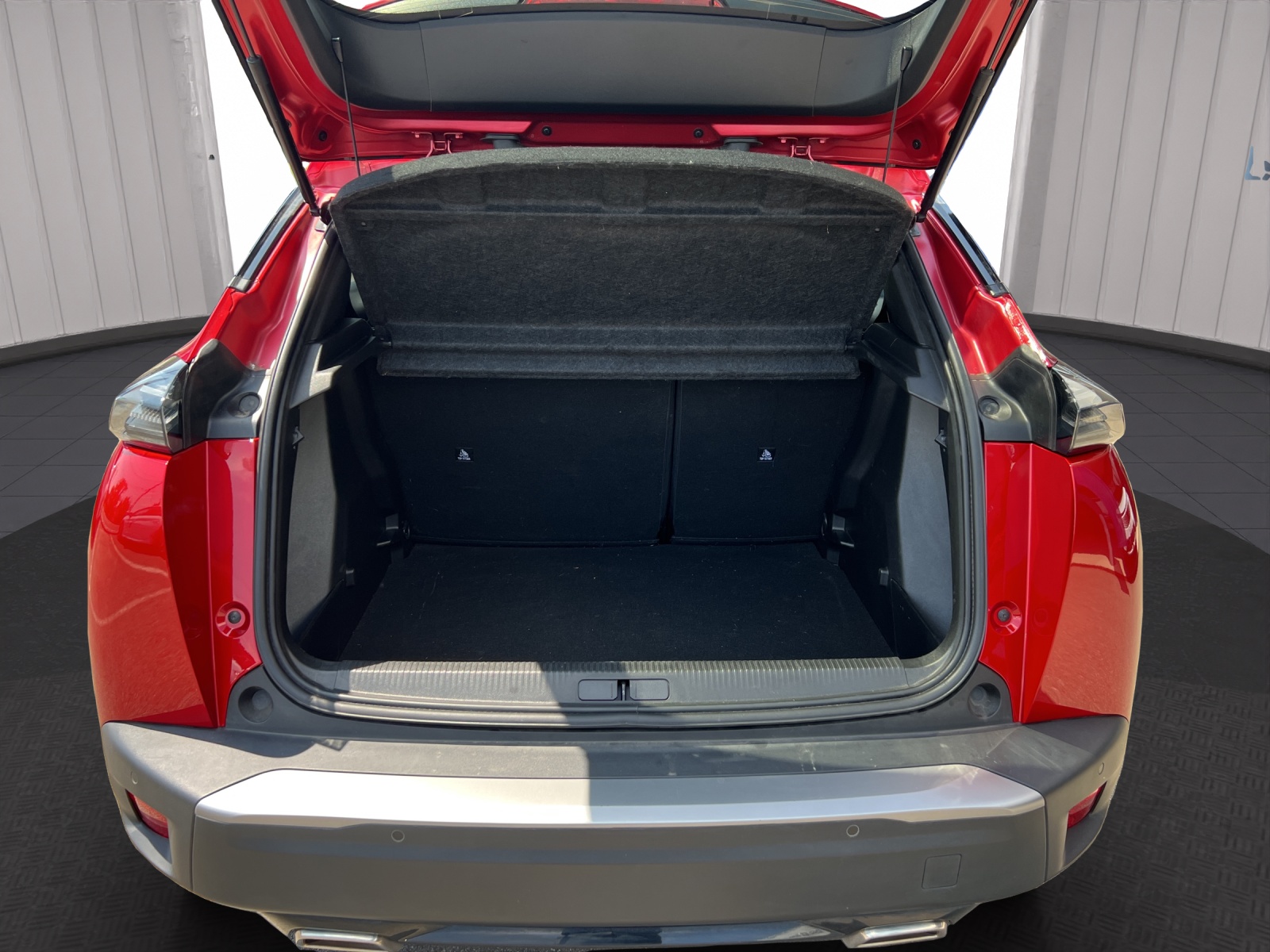 PEUGEOT 2008 1.2 PureTech 130 Allure Premium-image-11