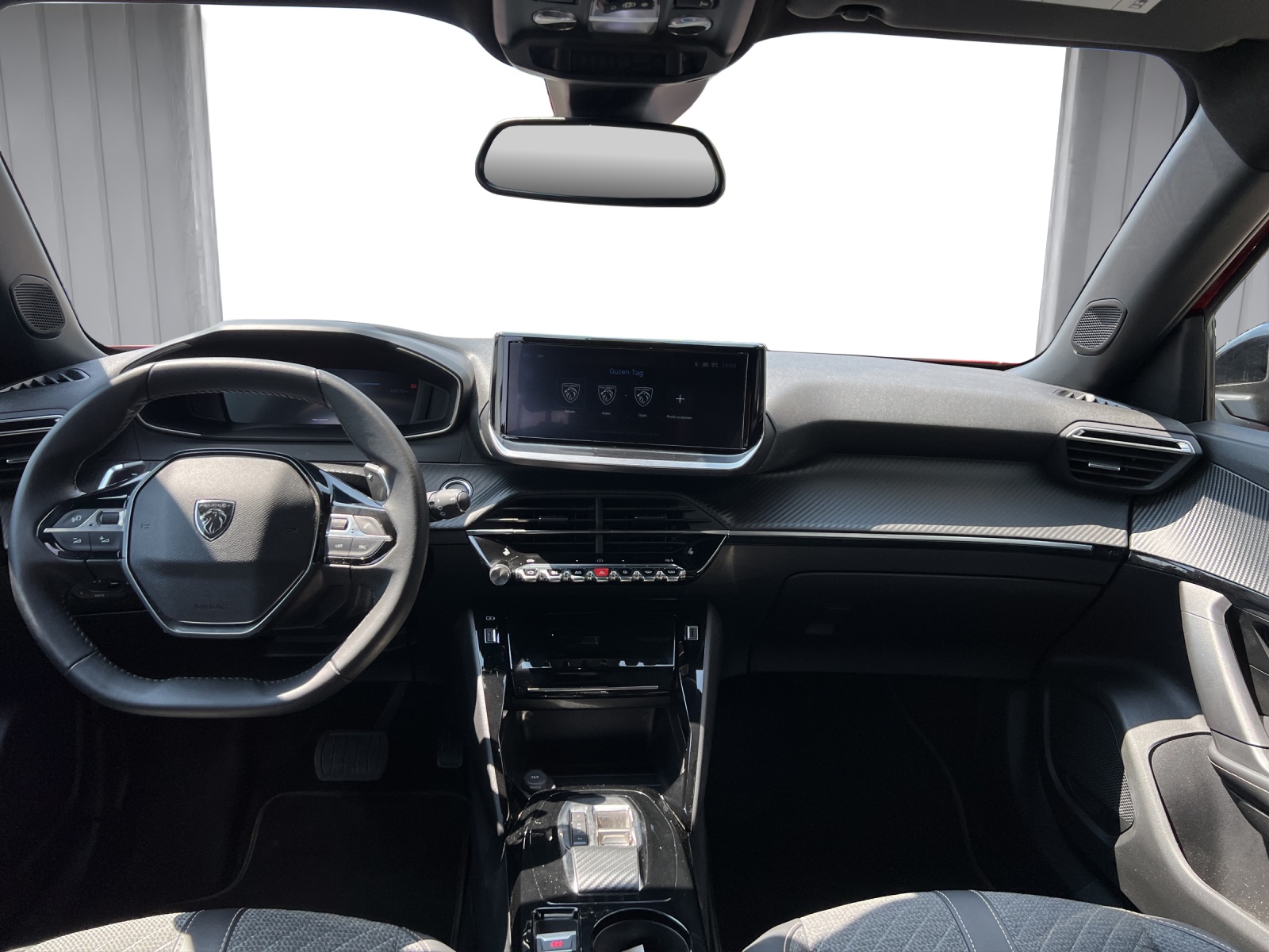 PEUGEOT 2008 1.2 PureTech 130 Allure Premium-image-9