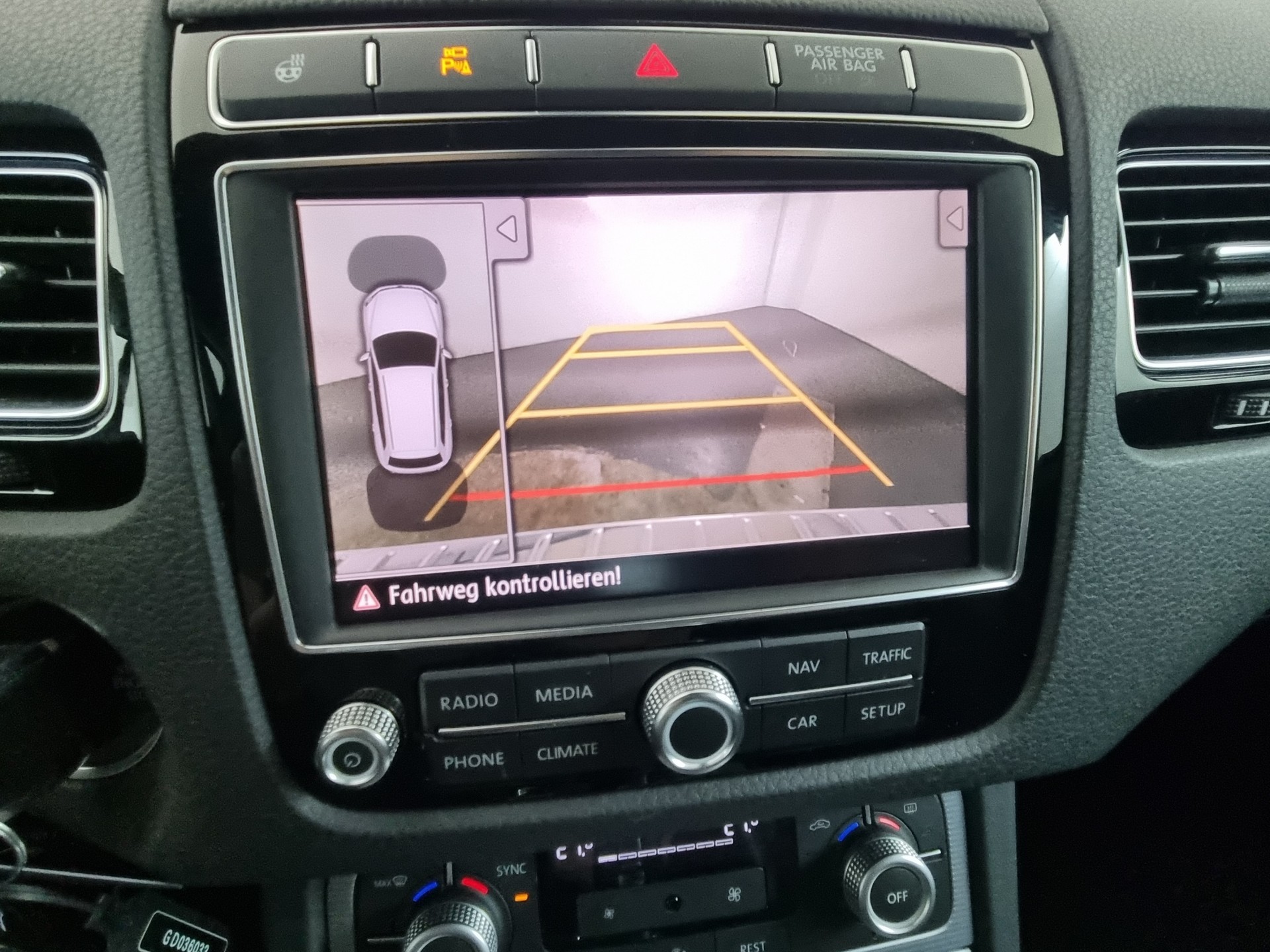 VW Touareg 3.0 V6 TDI 262 BlueMT-image-15